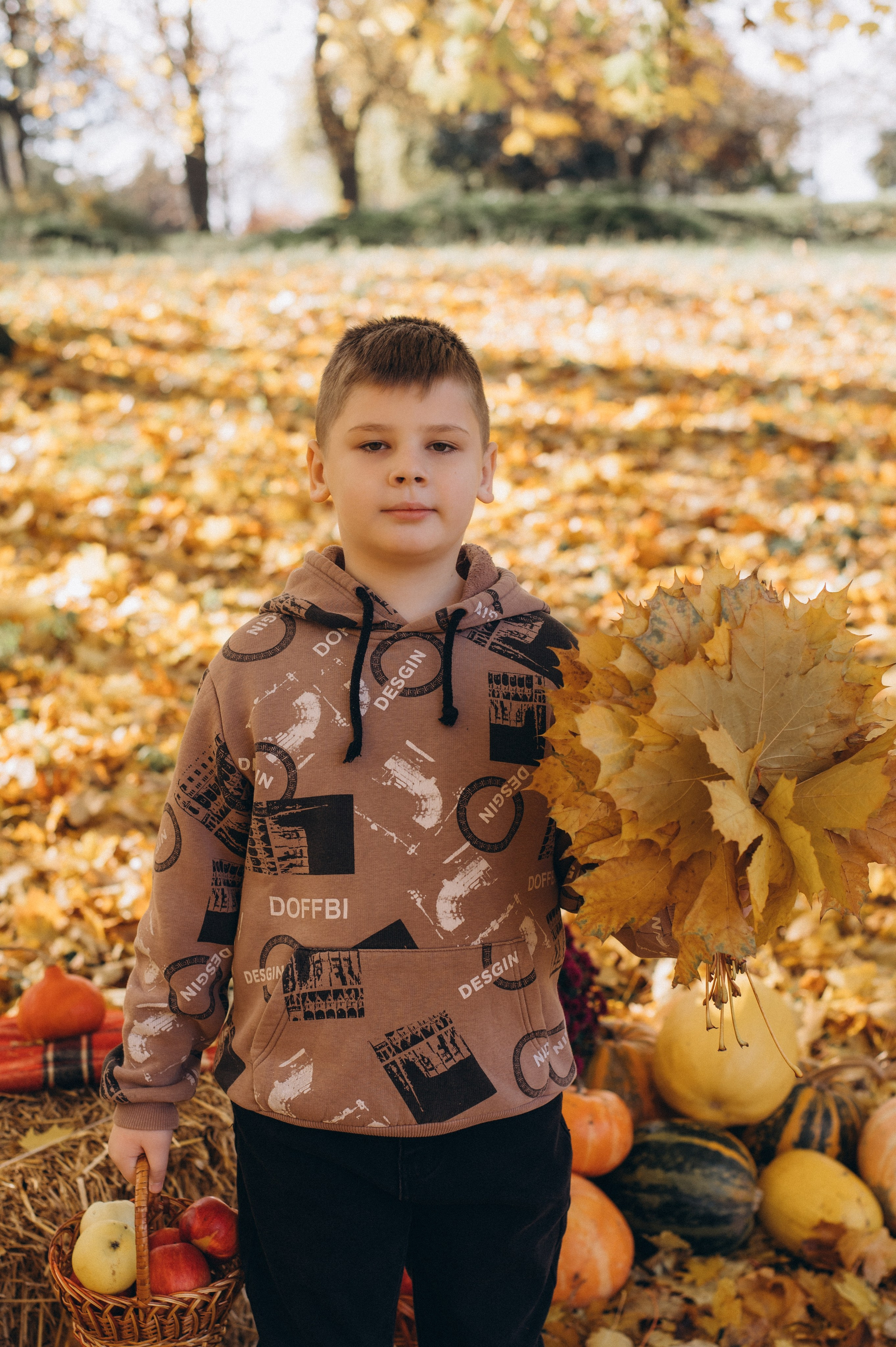 Осіння фотосесія 4 класу на віньєтки, випускні фотоальбоми Тернопіль, фотосесія випускників Тернопіль, шкільний випускний альбом Тернопіль. Сімейний, дитячий та індивідуальний фотограф в м. Тернопіль, м. Львів