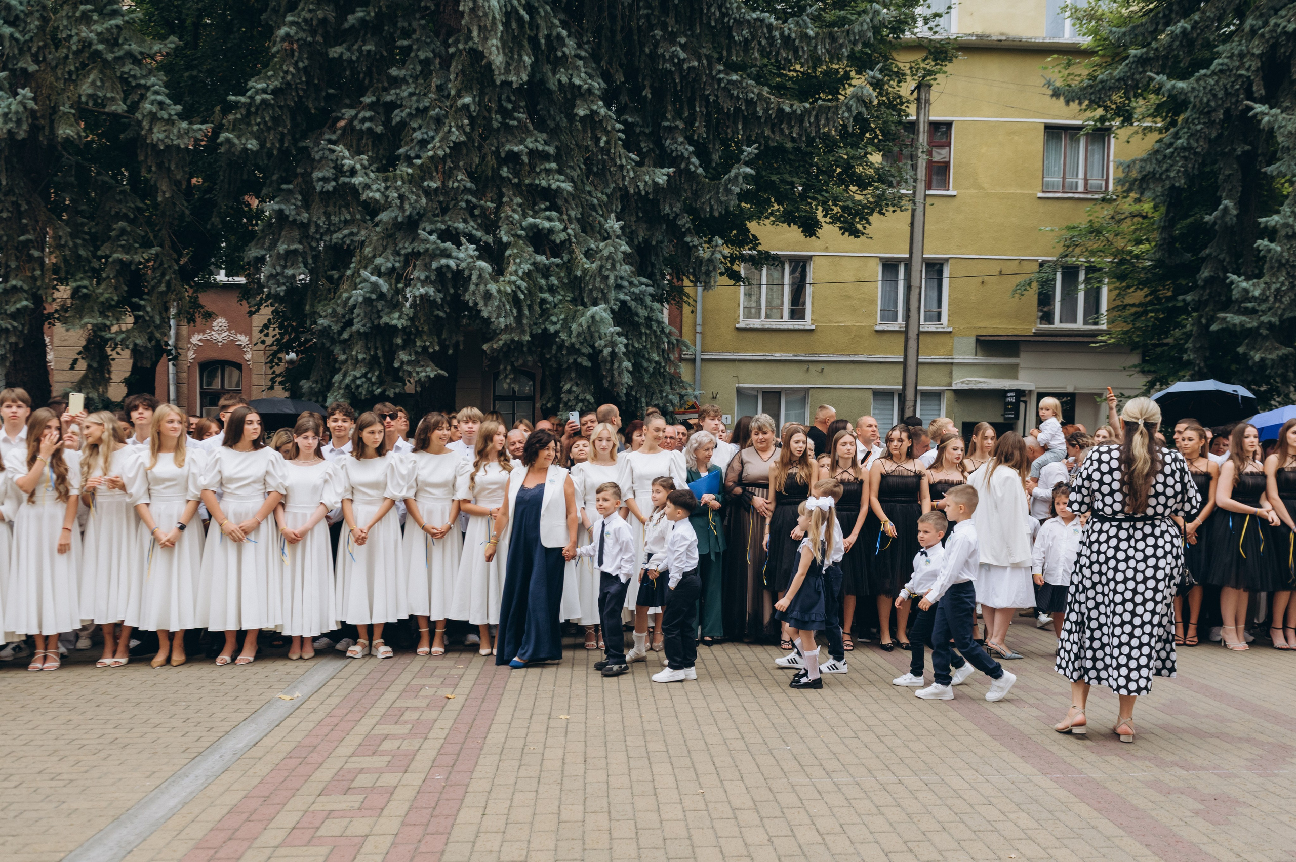 Перший дзвоник у Тернополі, фотосесія першокласників