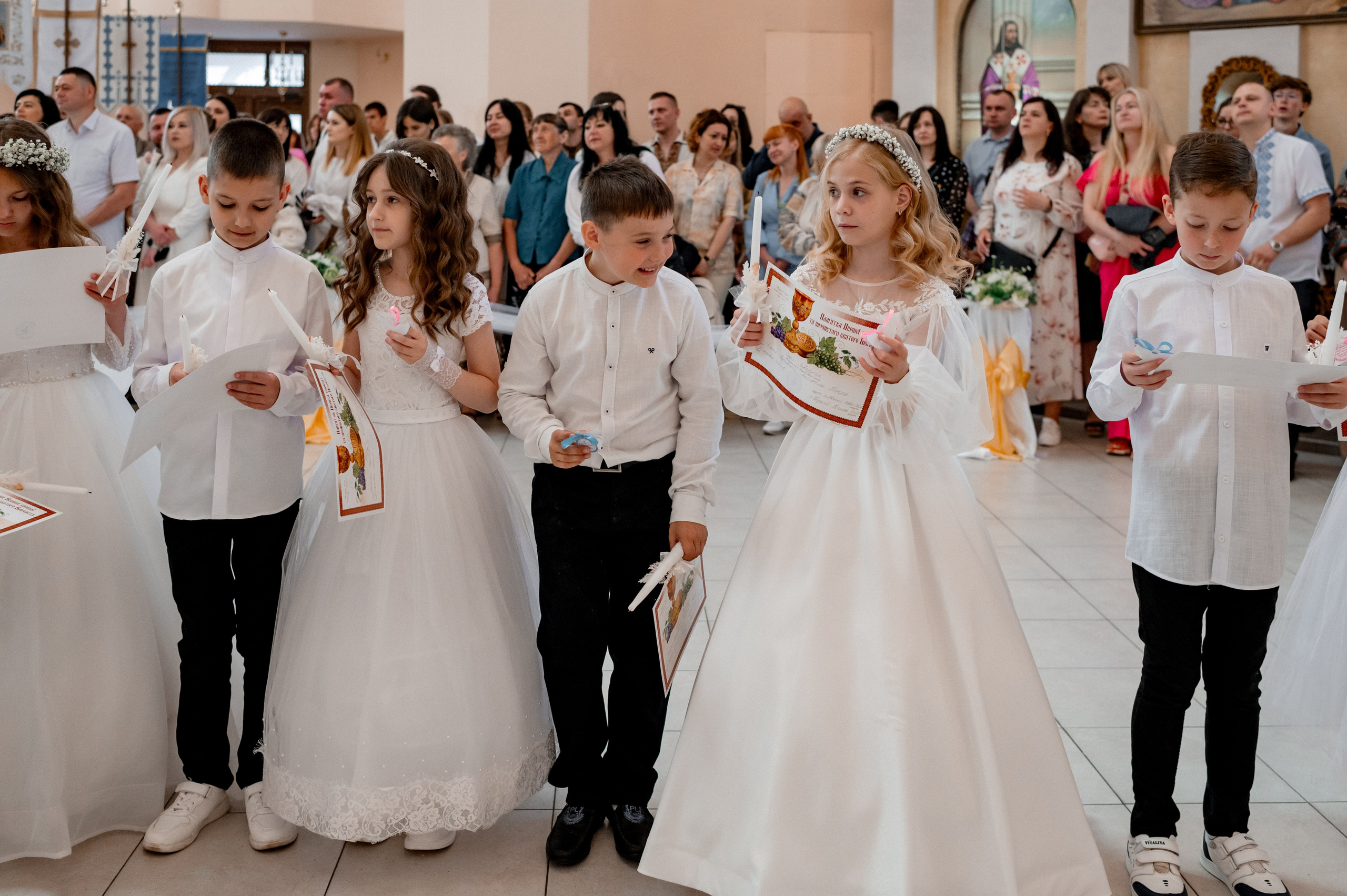 Фотосесія Першого Причастя Тернопіль, зйомка Причастя Тернопіль, Таїнство Першого Причастя Тернопіль, Катедра Причастя Тернопіль. Сімейний, дитячий та індивідуальний фотограф в м. Тернопіль, м. Львів