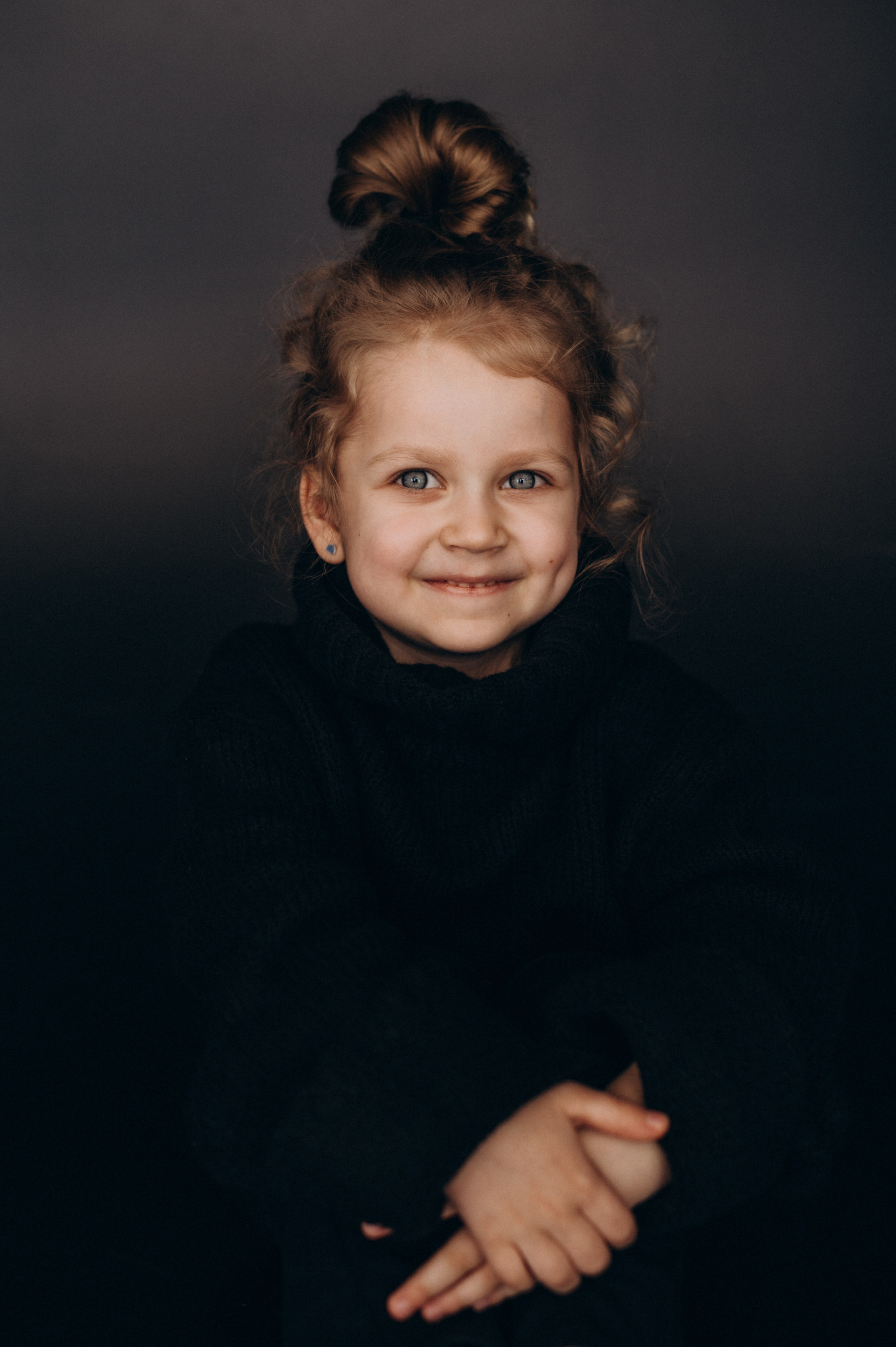 Сімейна фотосесія у студії, зйомка мами і дитини фотосесія Тернопіль Львів. Сімейний, дитячий та індивідуальний фотограф в м. Тернопіль, м. Львів