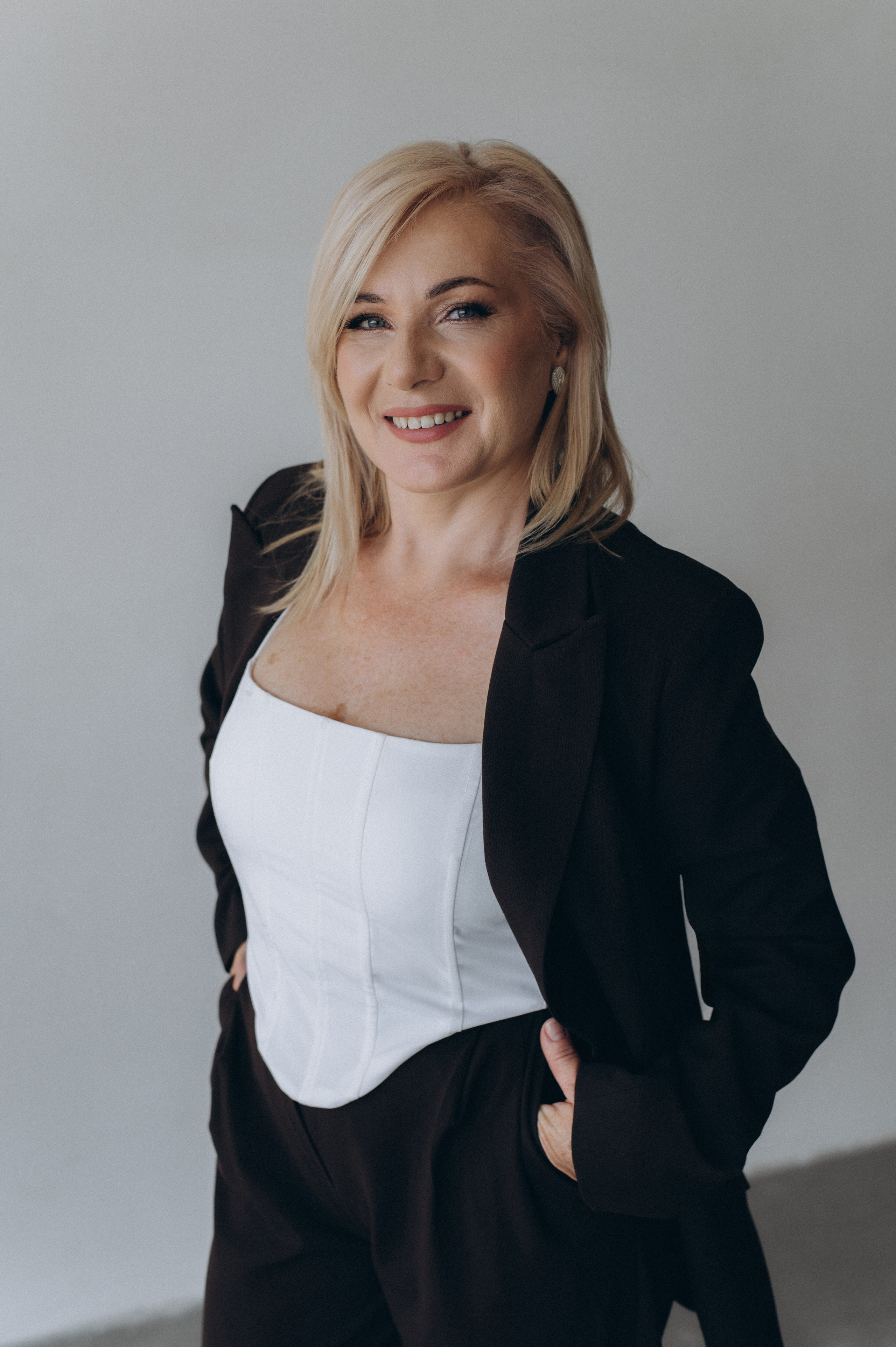 Індивідуальна фотосесія у студії Тернопіль, портретна зйомка Тернопіль, портретний фотограф Львів Тернопіль. Сімейний, дитячий та індивідуальний фотограф в м. Тернопіль, м. Львів