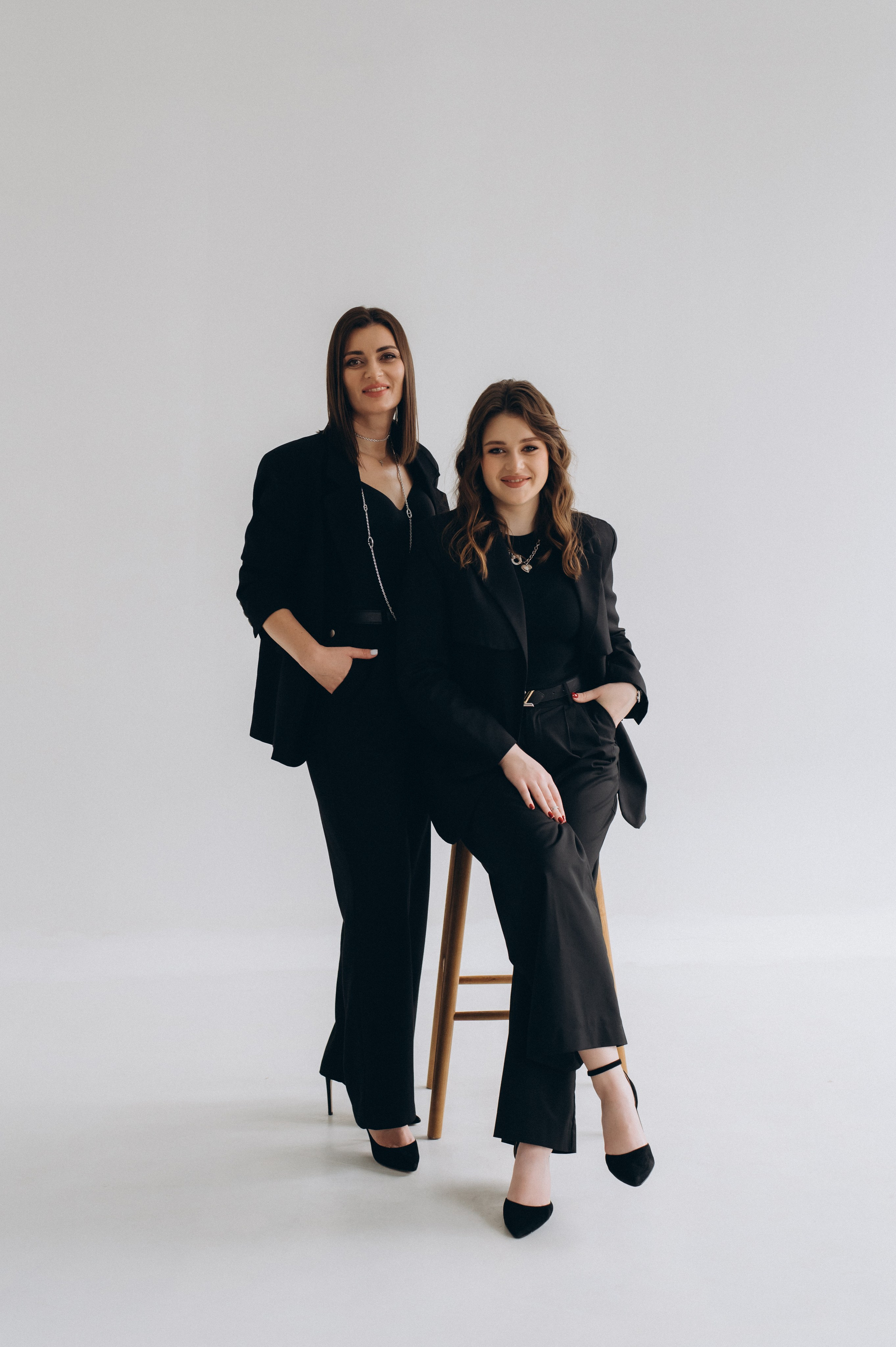 Сімейна фотосесія мами і донечок, сімейний фотограф Тернопіль, портретний фотограф Тернопіль, портретна фотосесія Львів. Сімейний, дитячий та індивідуальний фотограф в м. Тернопіль, м. Львів