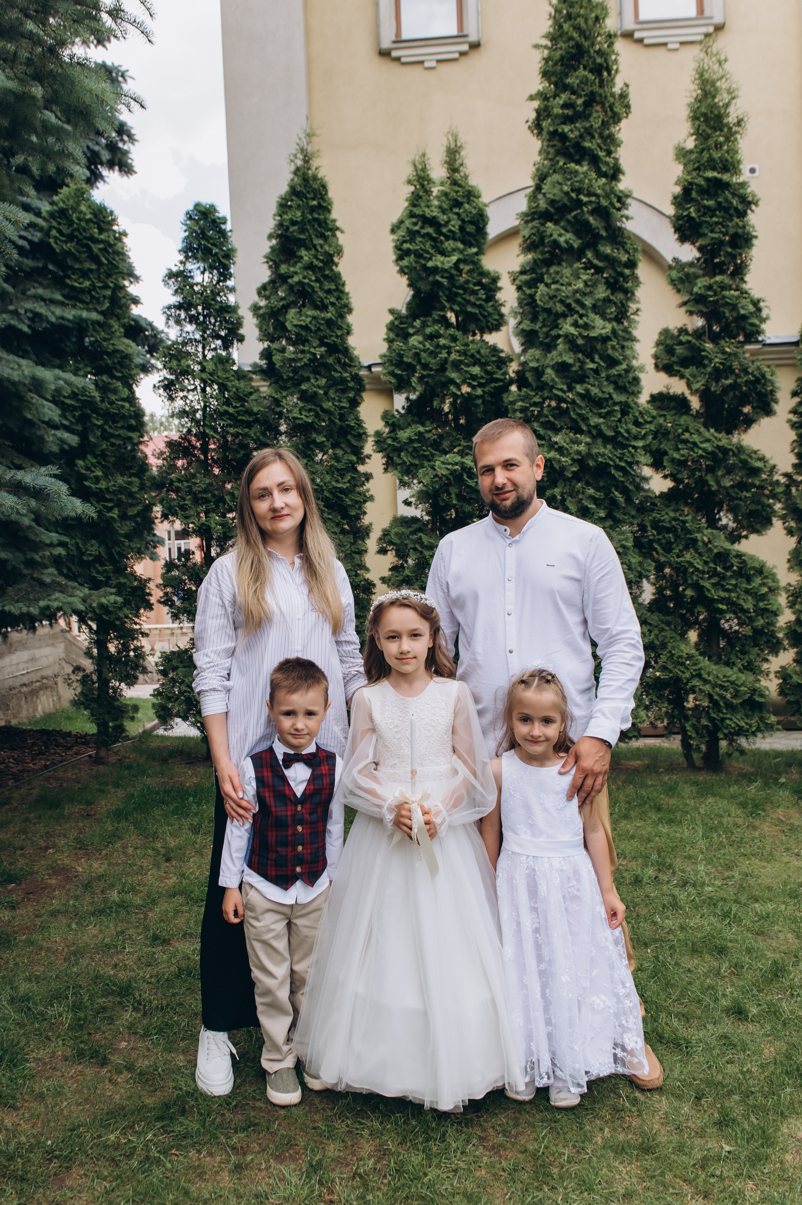 Фотосесія Першого Причастя Тернопіль, зйомка Першого Причастя Тернопіль, Церква Успіння Пресвятої Богородиці Причастя Тернопіль. Сімейний, дитячий та індивідуальний фотограф в м. Тернопіль, м. Львів