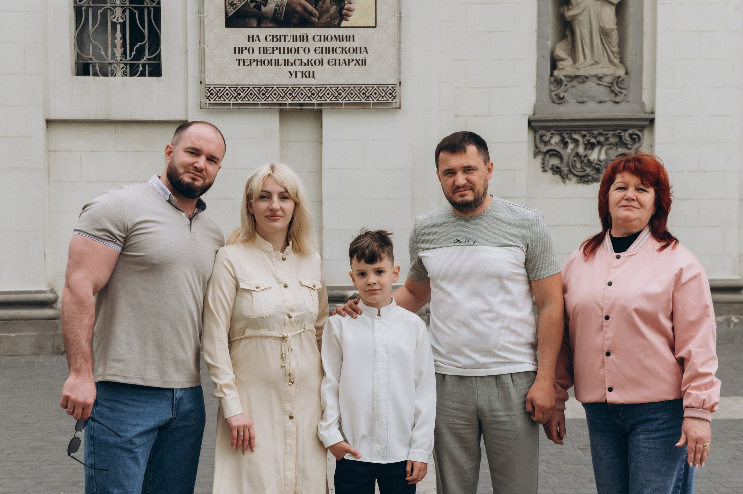 Фотосесія Першого Причастя Тернопіль, фотосесія Причастя Тернопіль, Таїнство Першого Причастя Тернопіль, Катедра Причастя Тернопіль. Сімейний, дитячий та індивідуальний фотограф в м. Тернопіль, м. Львів