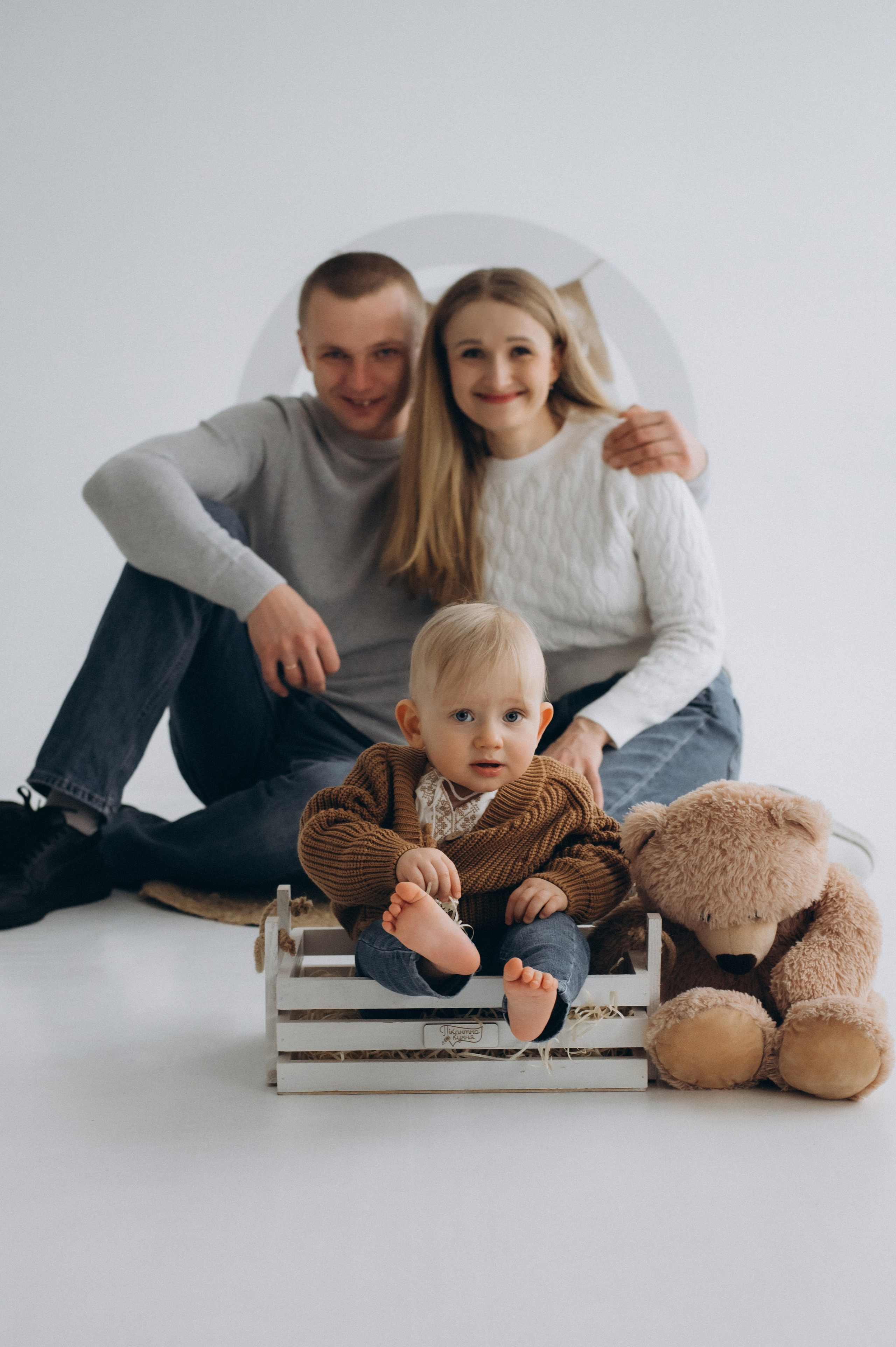 Зйомка дня народження дитини, фотосесія 1 рік Тернопіль, сімейний фотограф Тернопіль, сімейна фотосесія Тернопіль, перший тортик малюка. Сімейний, дитячий та індивідуальний фотограф в м. Тернопіль, м. Львів