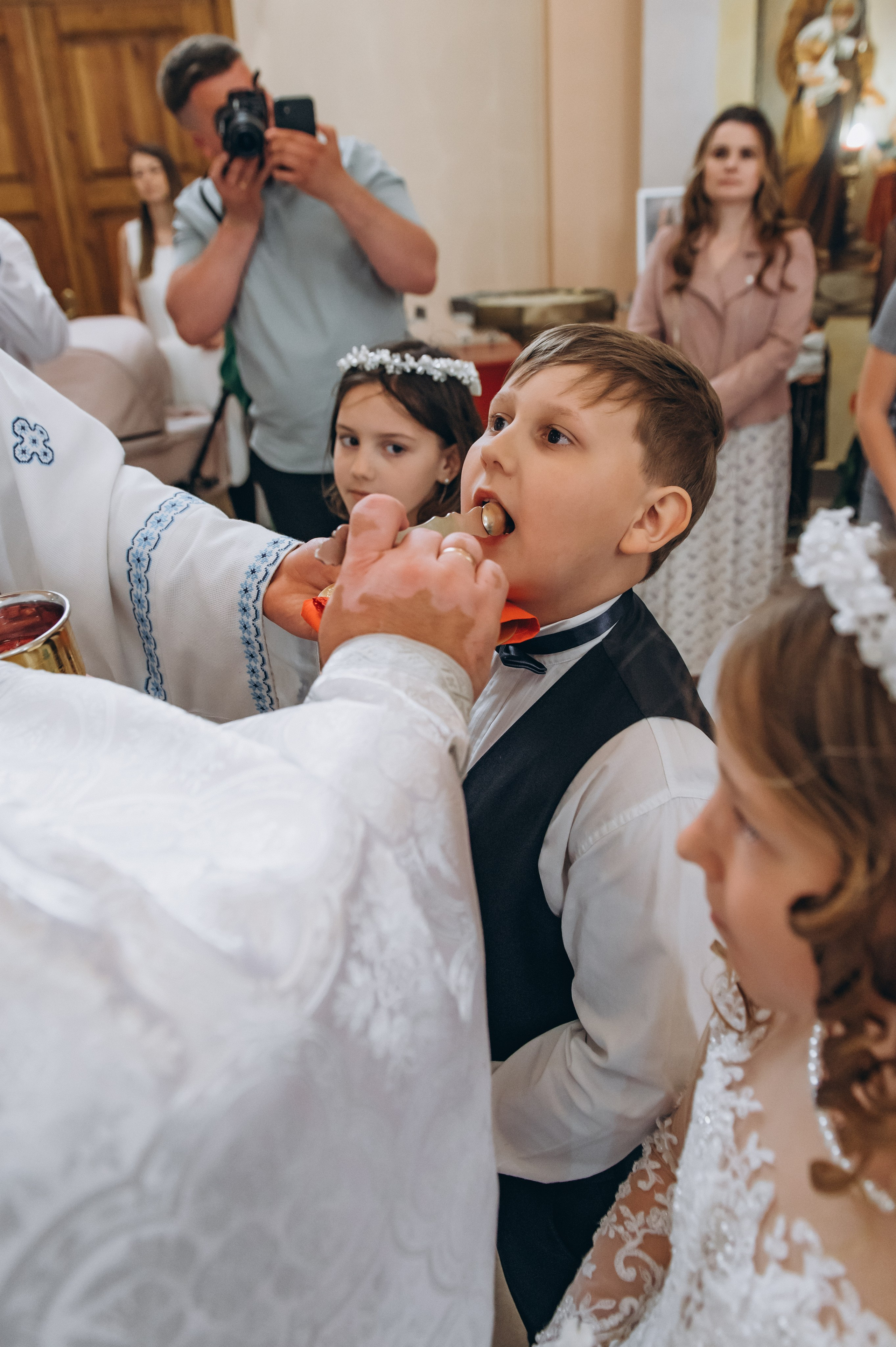 Фотосесія Причастя Тернопіль, зйомка Причастя, фотограф на Причастя Тернопіль, Причастя Львів, церква Петра і Павла. Сімейний, дитячий та індивідуальний фотограф в м. Тернопіль, м. Львів