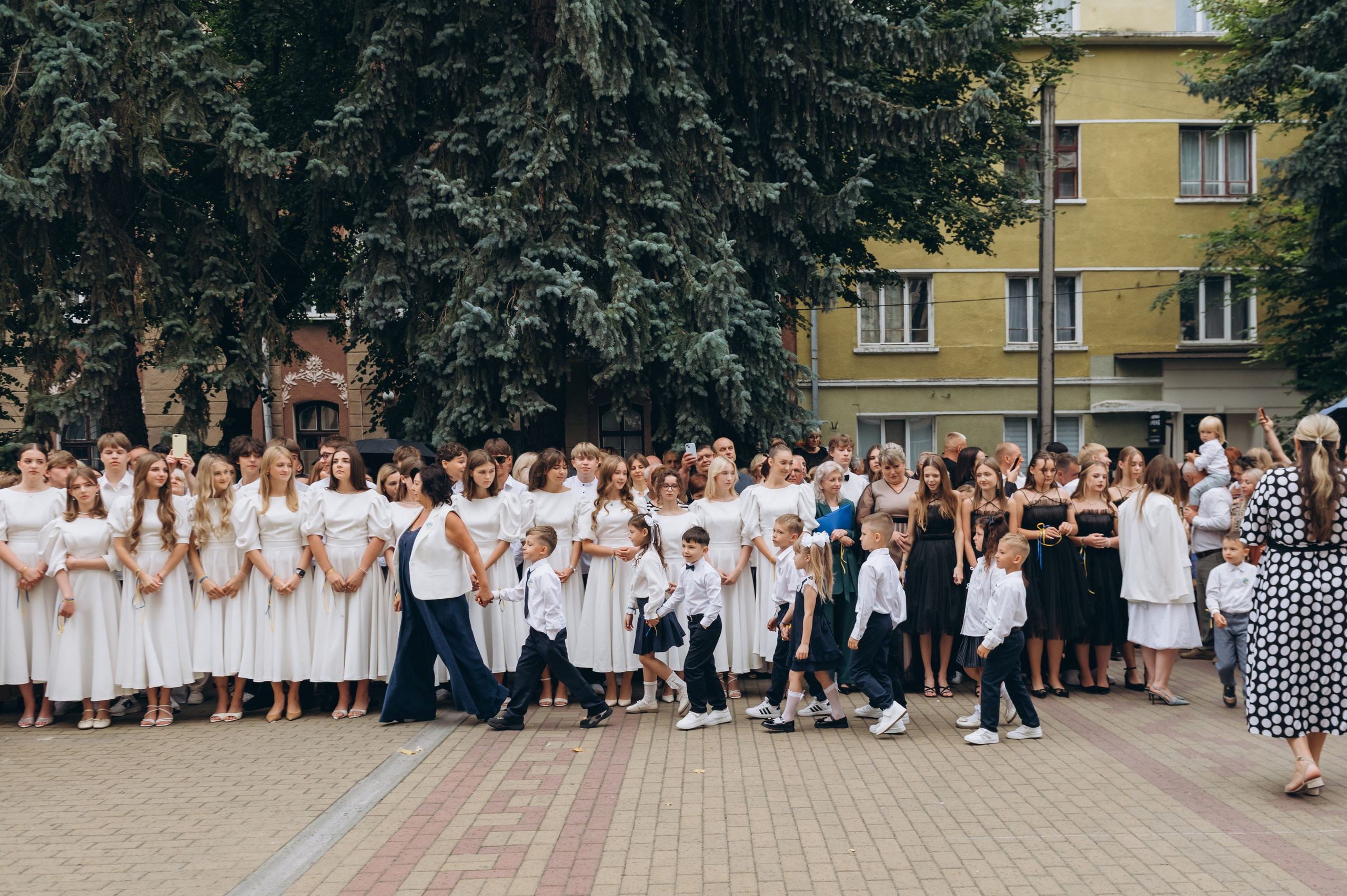Перший дзвоник у Тернополі, фотосесія першокласників