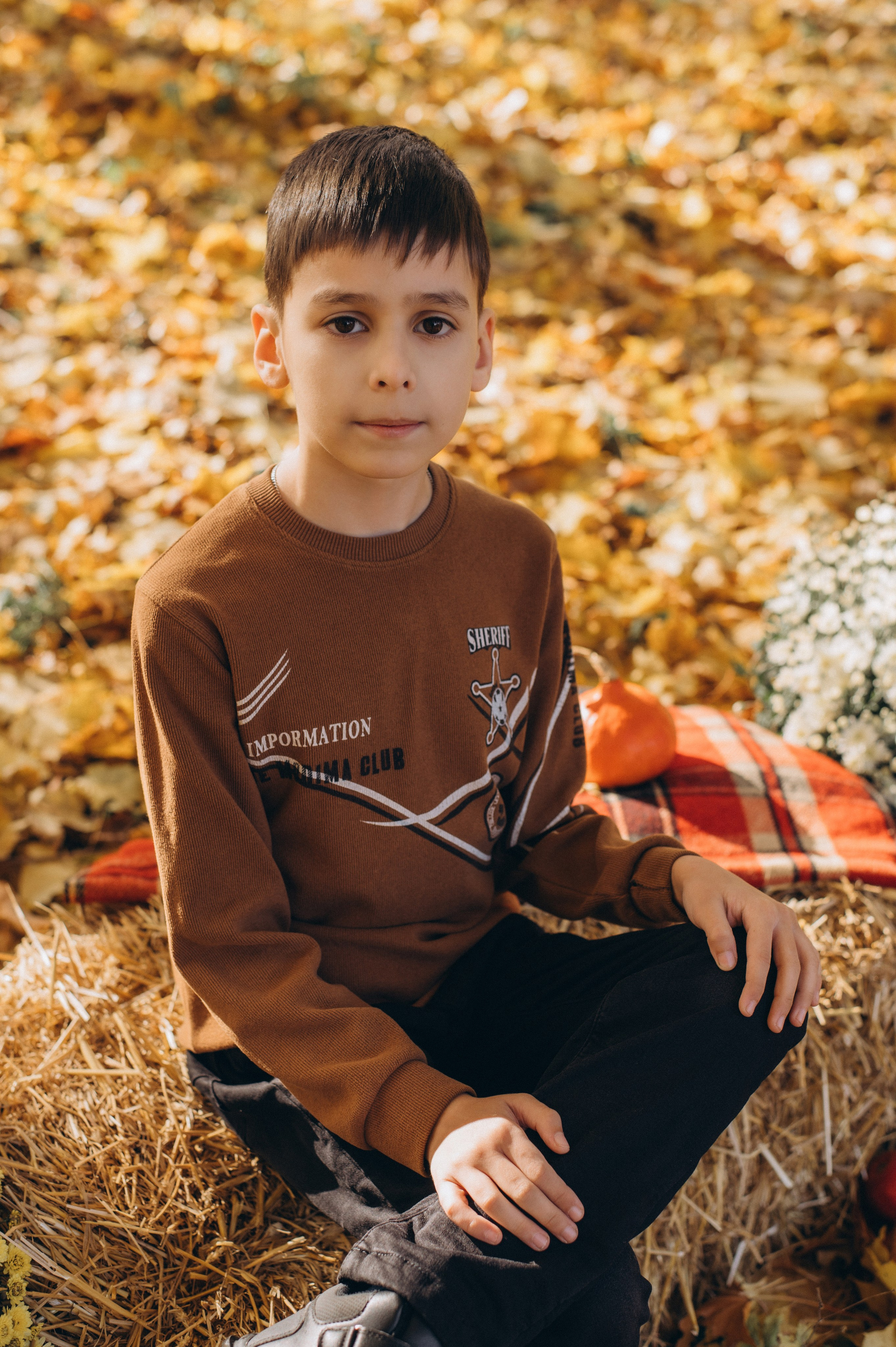 Осіння фотосесія 4 класу на віньєтки, випускні фотоальбоми Тернопіль, фотосесія випускників Тернопіль, шкільний випускний альбом Тернопіль. Сімейний, дитячий та індивідуальний фотограф в м. Тернопіль, м. Львів