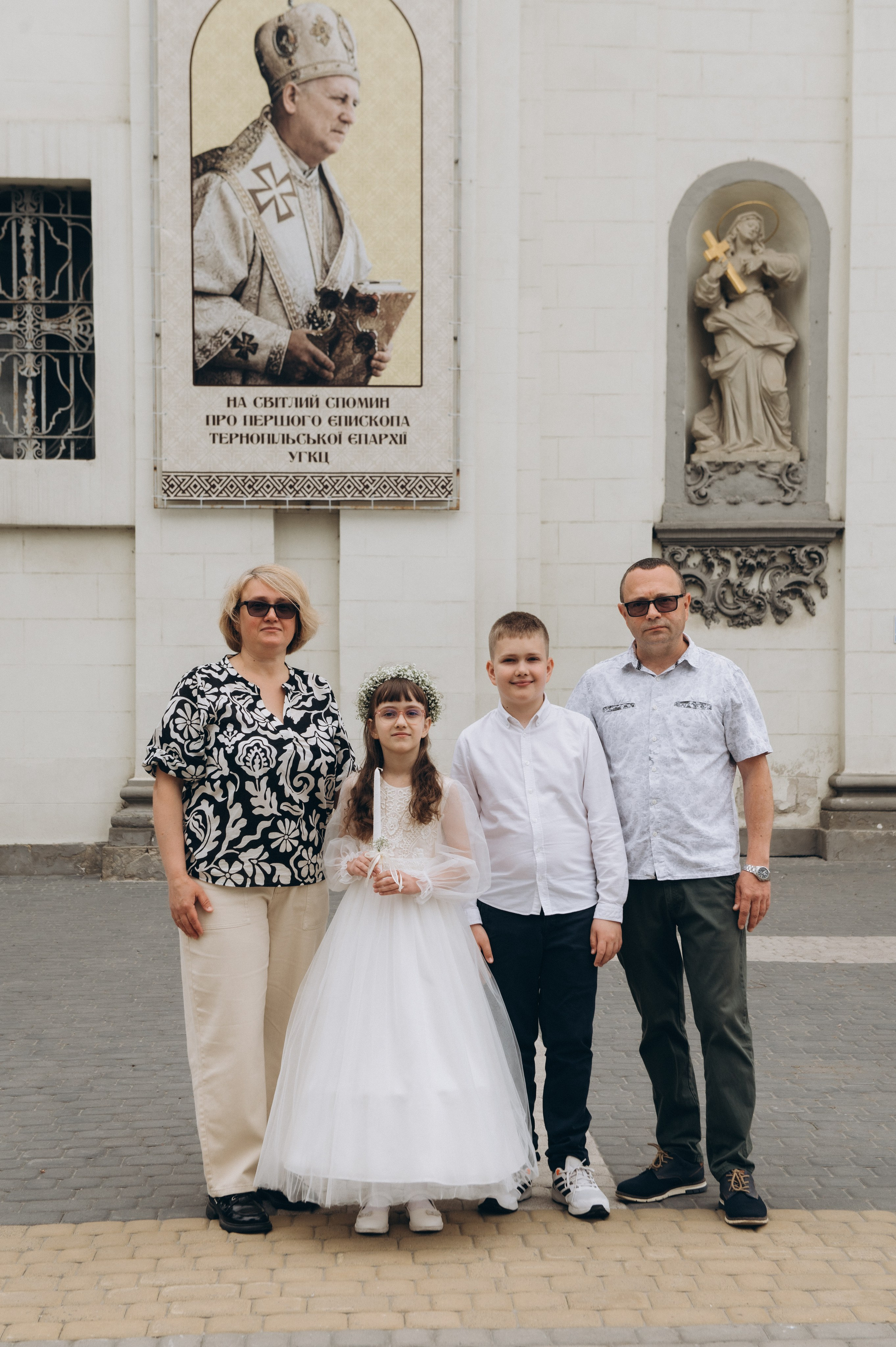 Фотосесія Першого Причастя Тернопіль, фотосесія Причастя Тернопіль, Таїнство Першого Причастя Тернопіль, Катедра Причастя Тернопіль. Сімейний, дитячий та індивідуальний фотограф в м. Тернопіль, м. Львів