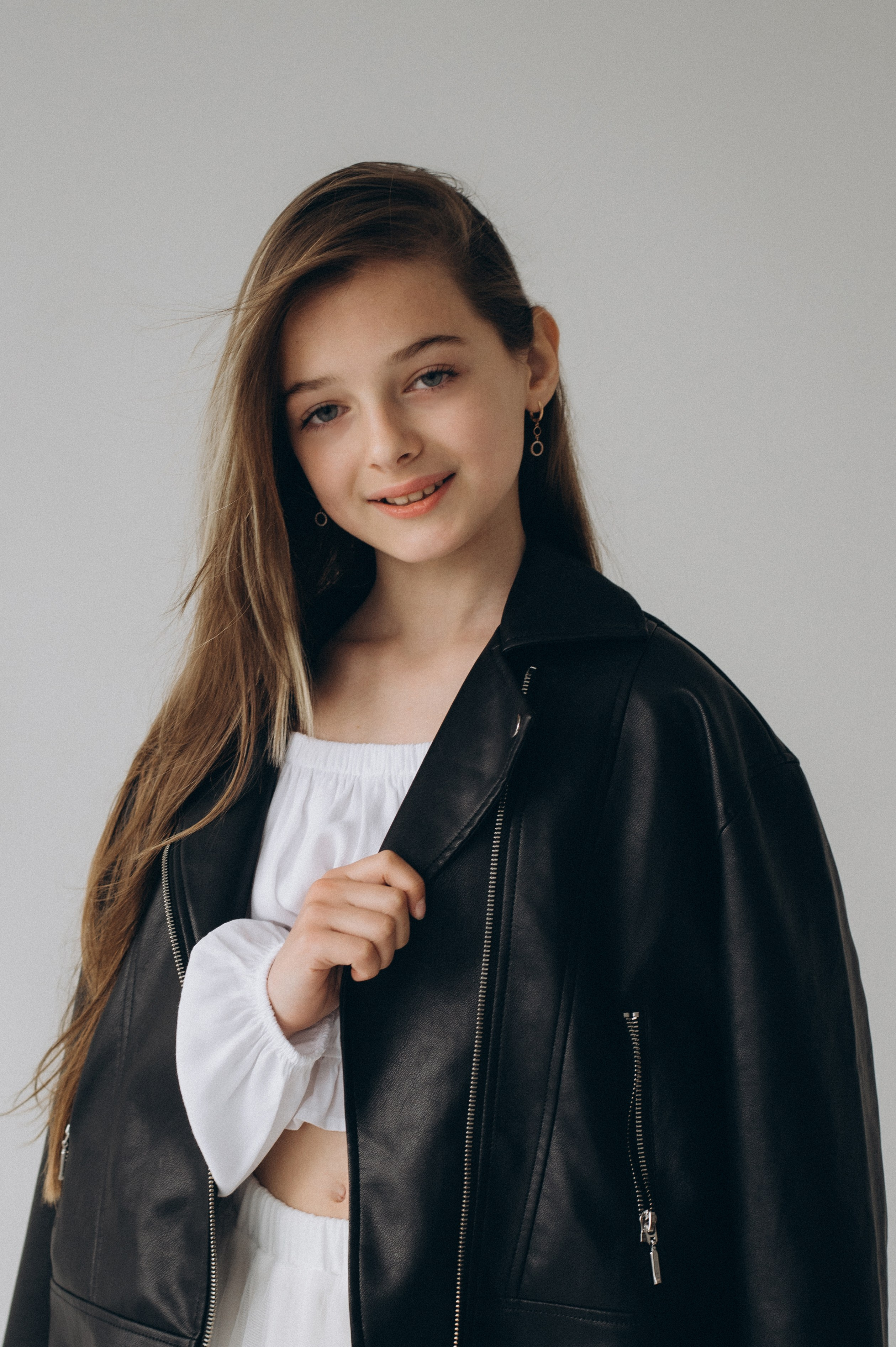 Шкільна фотосесія на віньєтки Тернопіль, фотосесія випускників Тернопіль, зйомка на віньєтки, шкільні фотоальбоми Тернопіль. Сімейний, дитячий та індивідуальний фотограф в м. Тернопіль, м. Львів