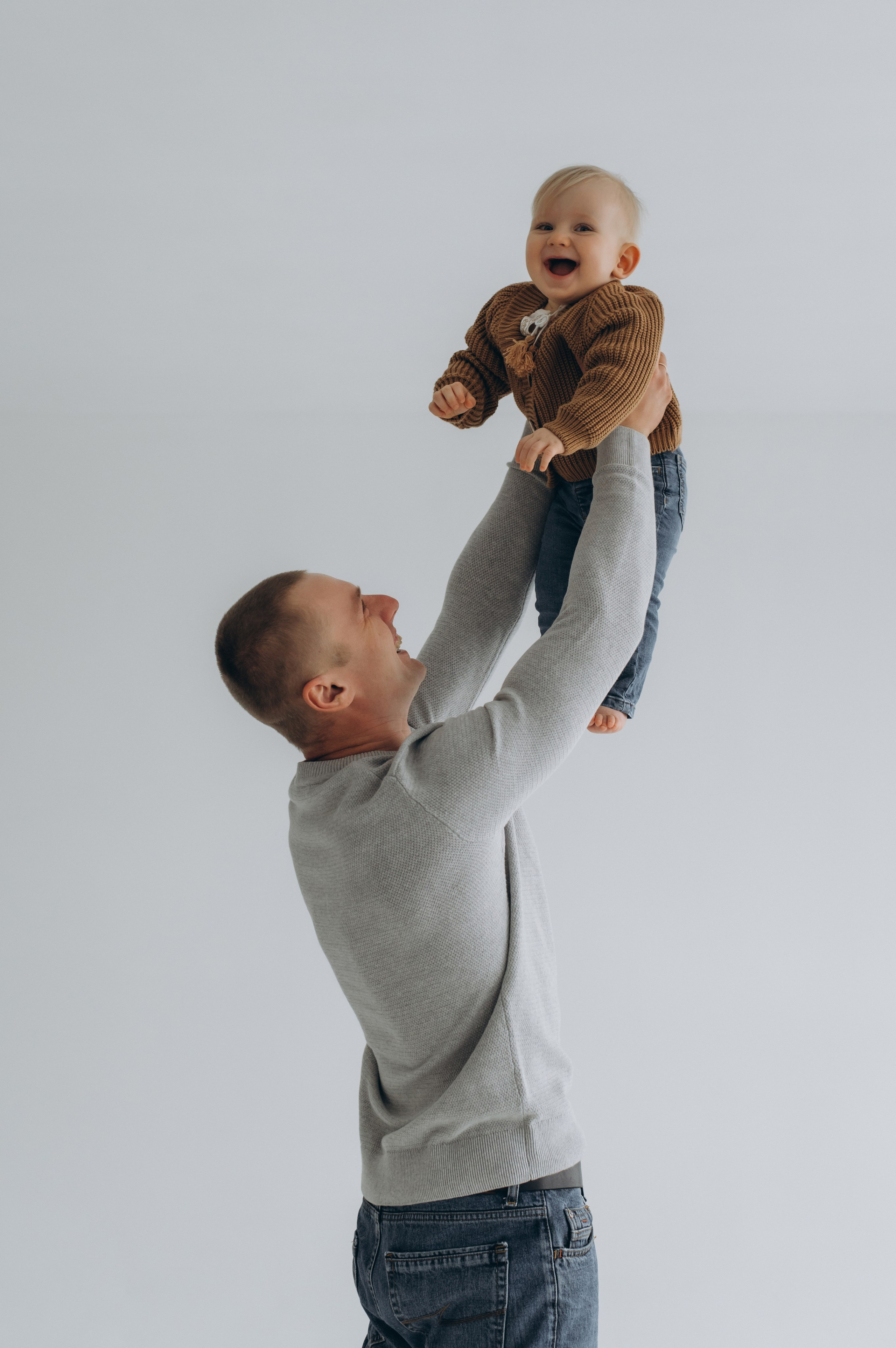 Зйомка дня народження дитини, фотосесія 1 рік Тернопіль, сімейний фотограф Тернопіль, сімейна фотосесія Тернопіль, перший тортик малюка. Сімейний, дитячий та індивідуальний фотограф в м. Тернопіль, м. Львів