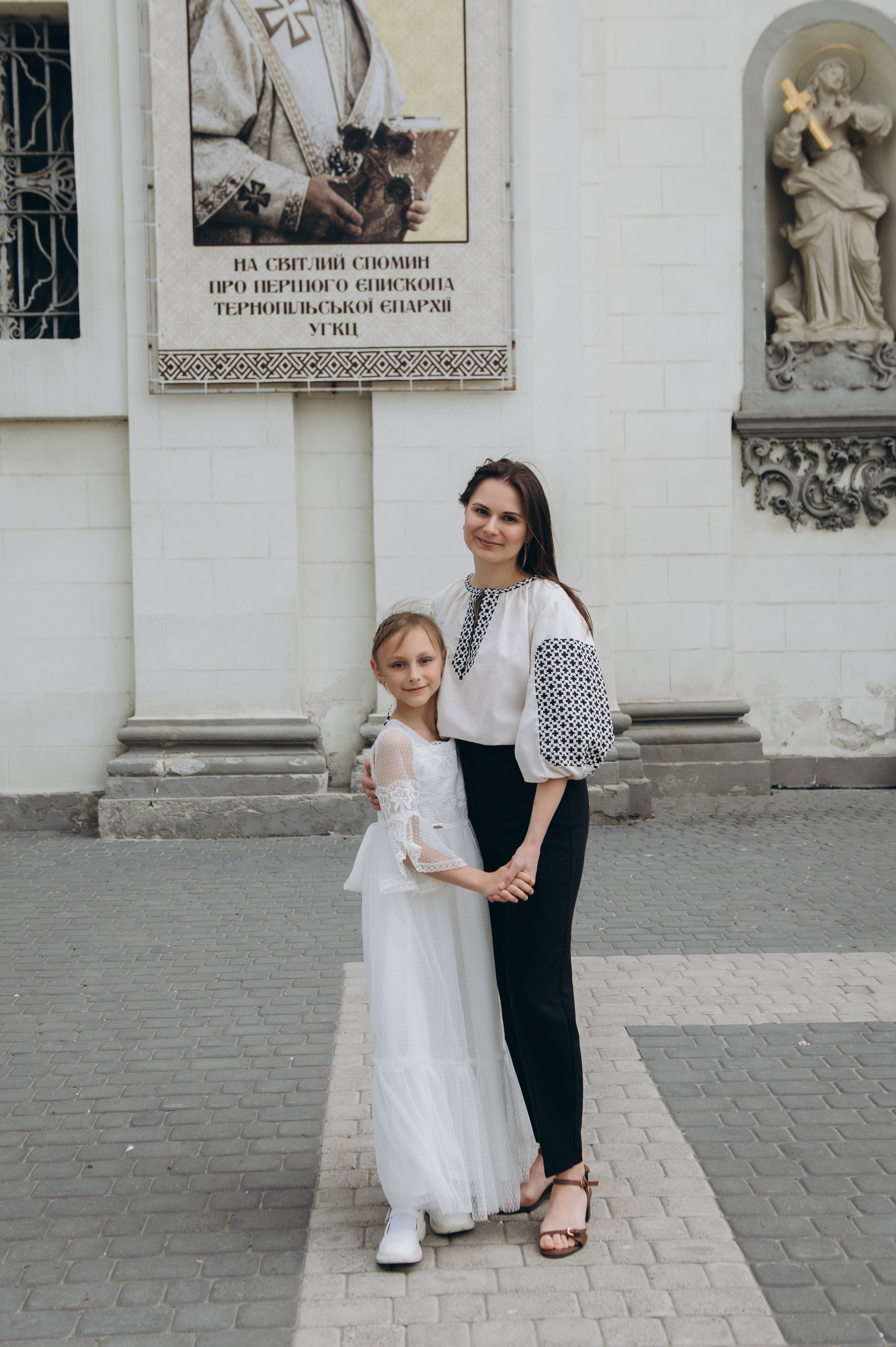 Фотосесія Першого Причастя Тернопіль, фотосесія Причастя Тернопіль, Таїнство Першого Причастя Тернопіль, Катедра Причастя Тернопіль. Сімейний, дитячий та індивідуальний фотограф в м. Тернопіль, м. Львів