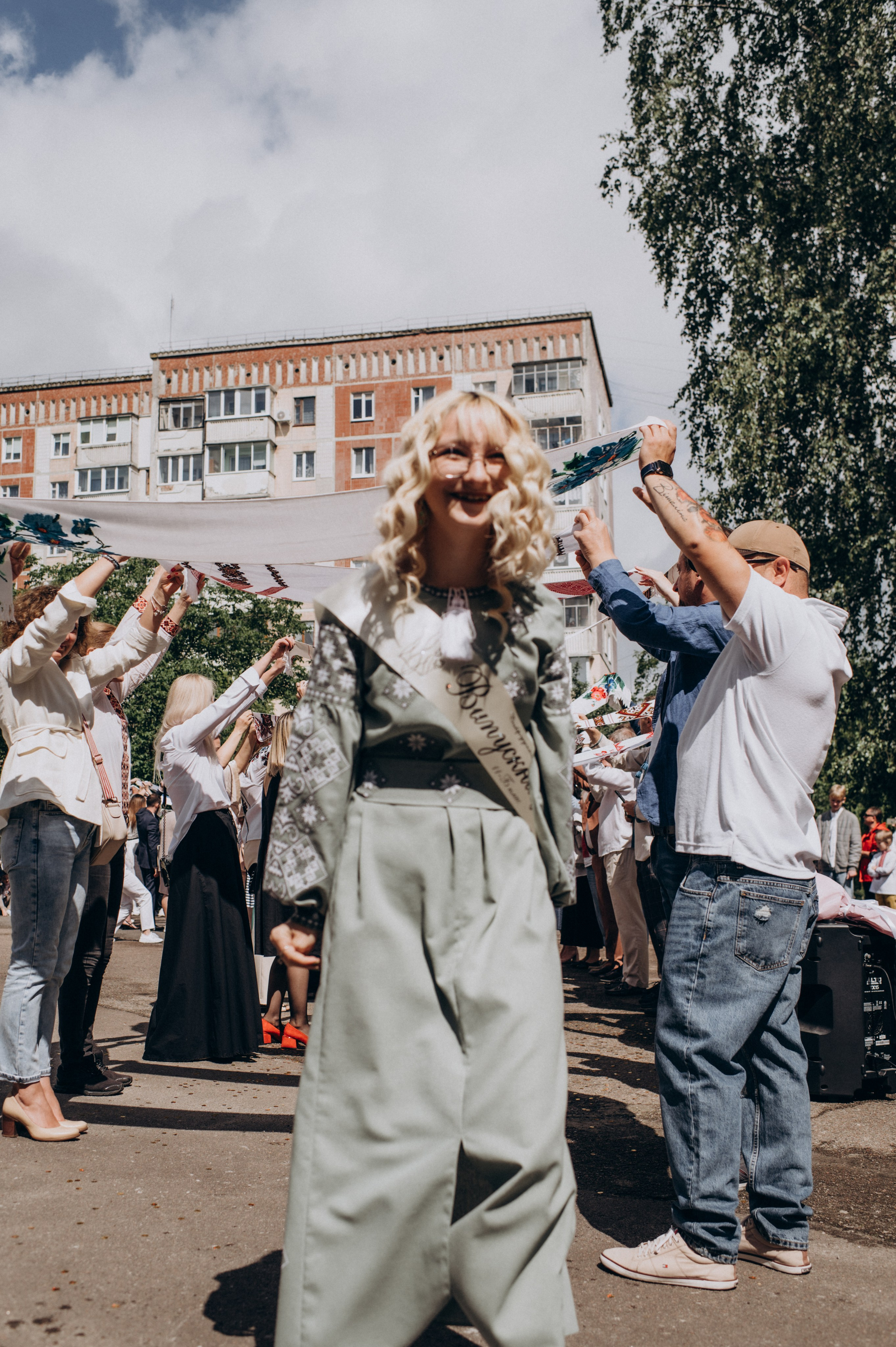 Фотосесія останнього дзвоника, фотосесія випускників Тернопіль, випускний 2024. Сімейний, дитячий та індивідуальний фотограф в м. Тернопіль, м. Львів
