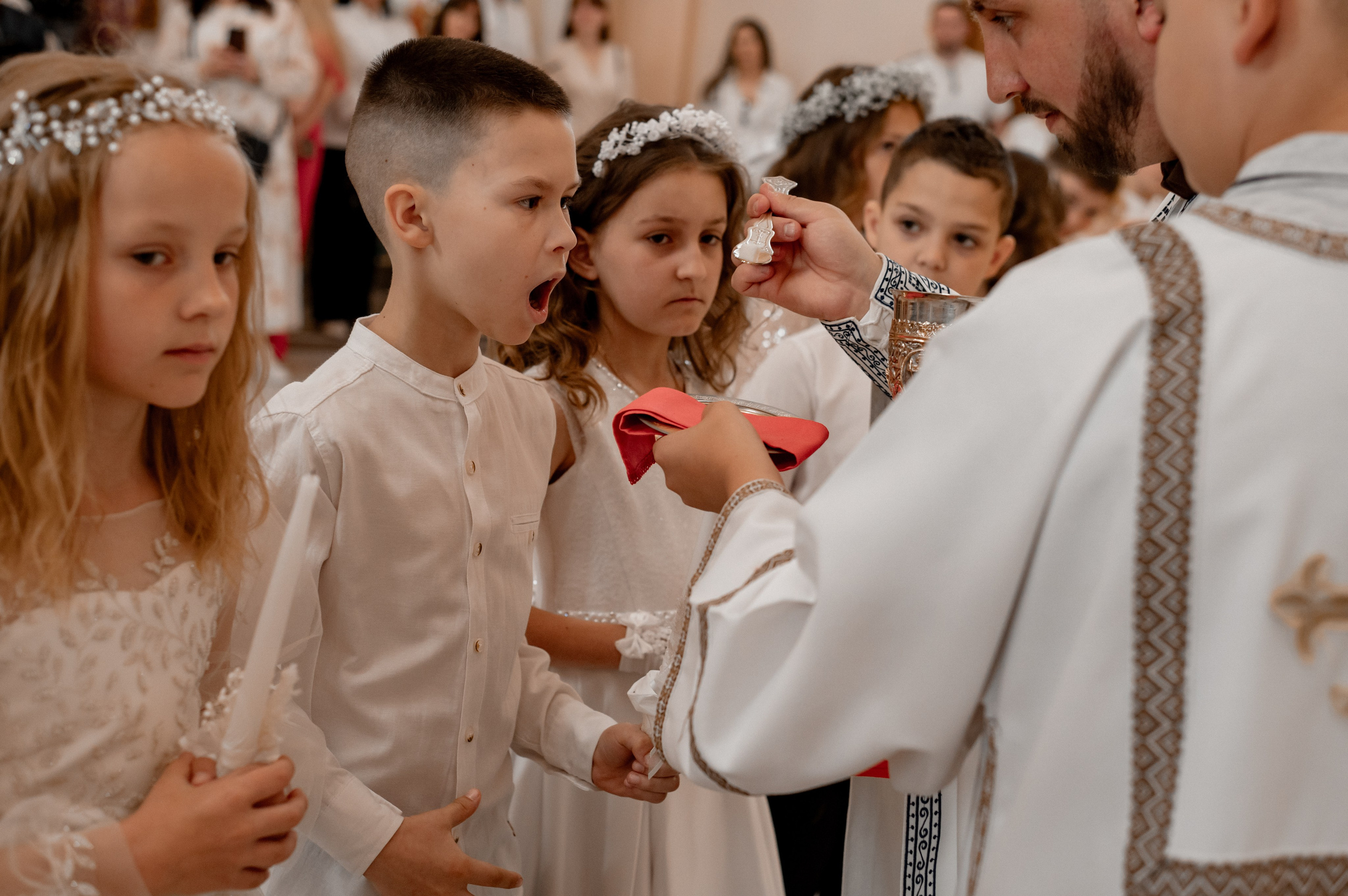 Фотосесія Першого Причастя Тернопіль, зйомка Причастя Тернопіль, Таїнство Першого Причастя Тернопіль, Катедра Причастя Тернопіль. Сімейний, дитячий та індивідуальний фотограф в м. Тернопіль, м. Львів