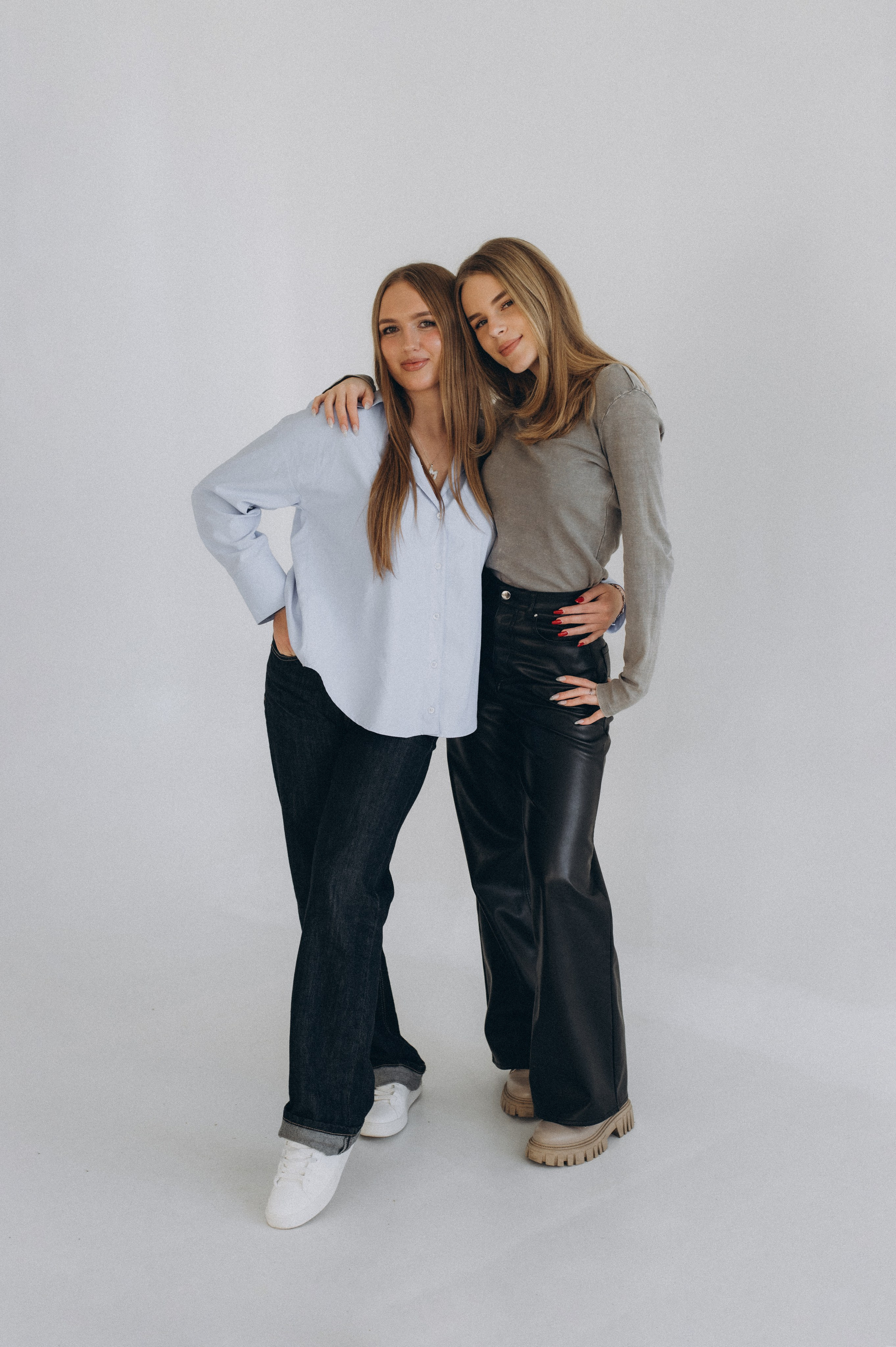 Фотосесія випускників, фотосесія на віньєтки Тернопіль, випускники Тернопіль, випуск 2025. Сімейний, дитячий та індивідуальний фотограф в м. Тернопіль, м. Львів