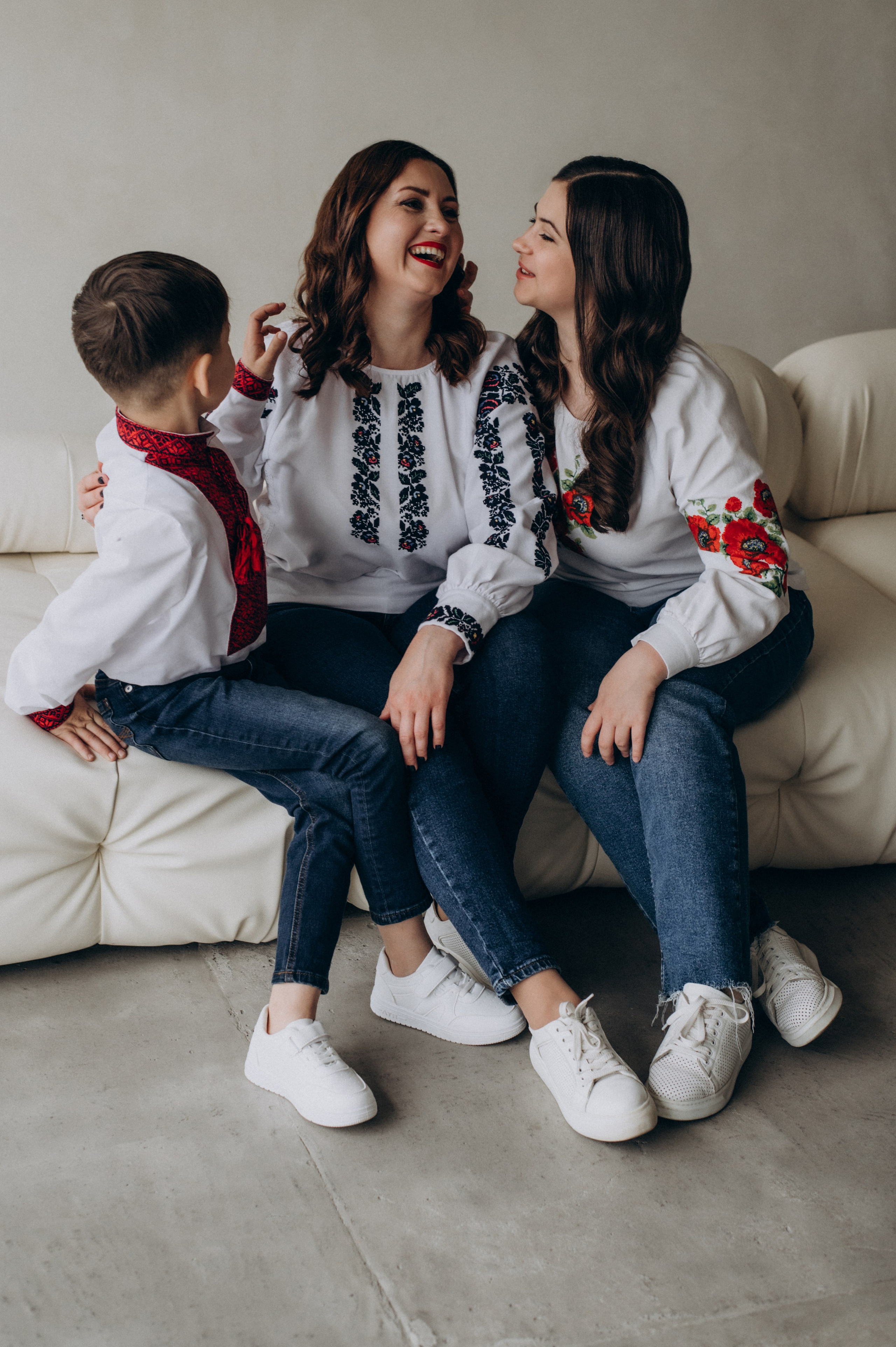 Сімейна фотосесія Тернопіль, сімейна зйомка у вишиванках, фотосесія Львів. Сімейний, дитячий та індивідуальний фотограф в м. Тернопіль, м. Львів