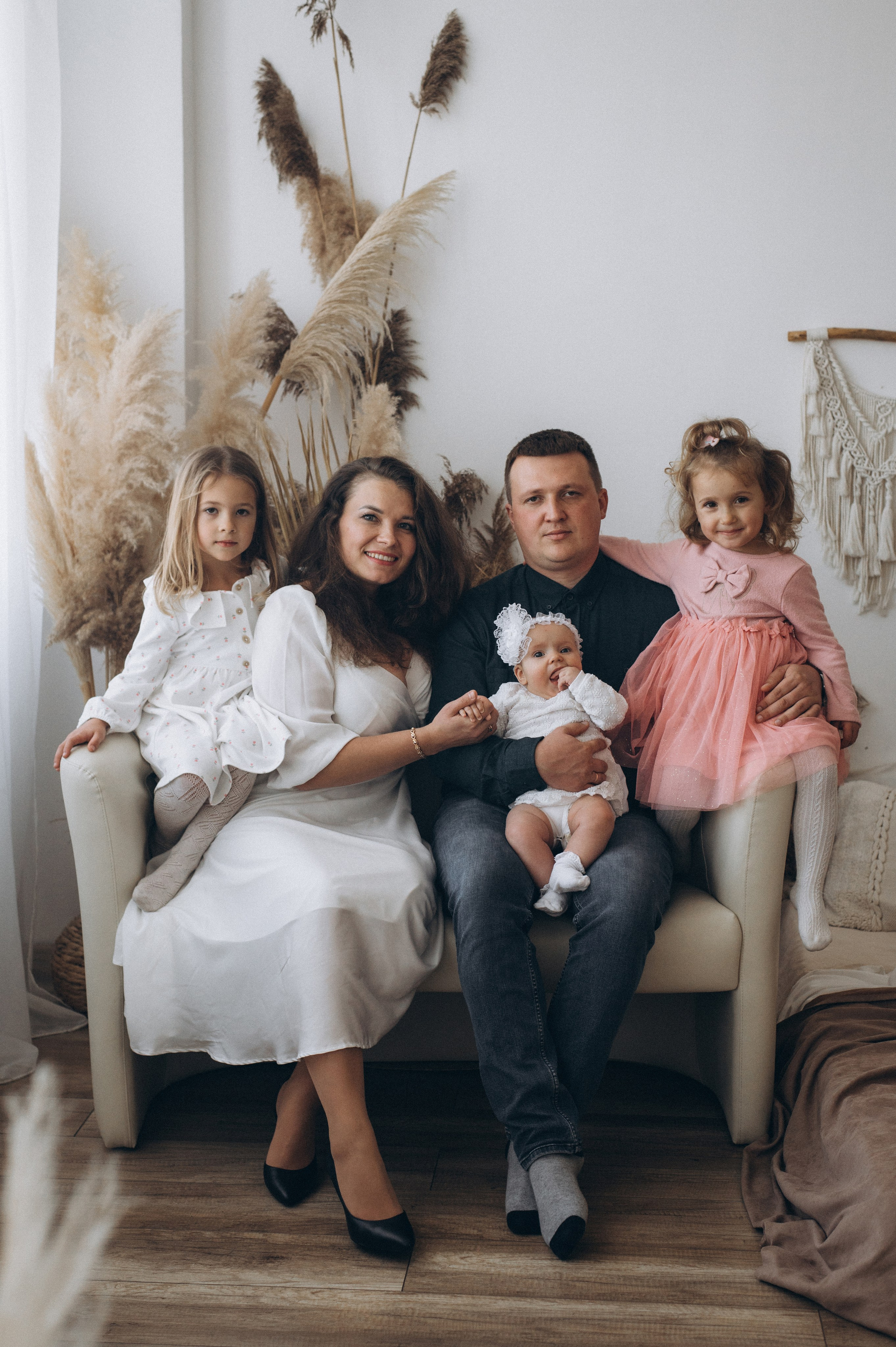 Сімейна фотосесія Тернопіль Львів, студійна сімейна зйомка з дітьми. Сімейний, дитячий та індивідуальний фотограф в м. Тернопіль, м. Львів