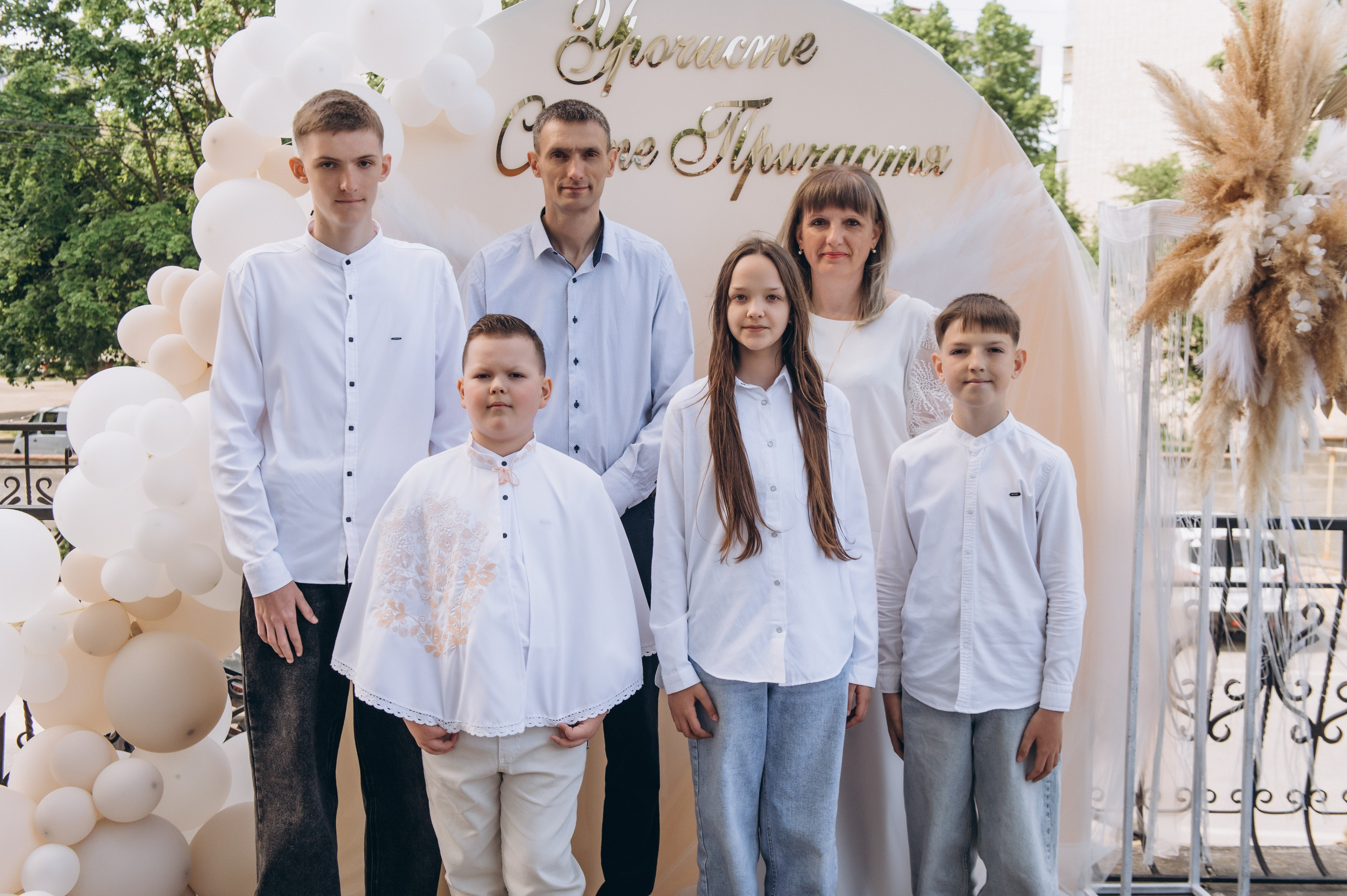Фотосесія Причастя Тернопіль церква Св Михаїла, фотограф на Причастя Тернопіль, фотосесія Літургії Причастя Тернопіль. Сімейний, дитячий та індивідуальний фотограф в м. Тернопіль, м. Львів