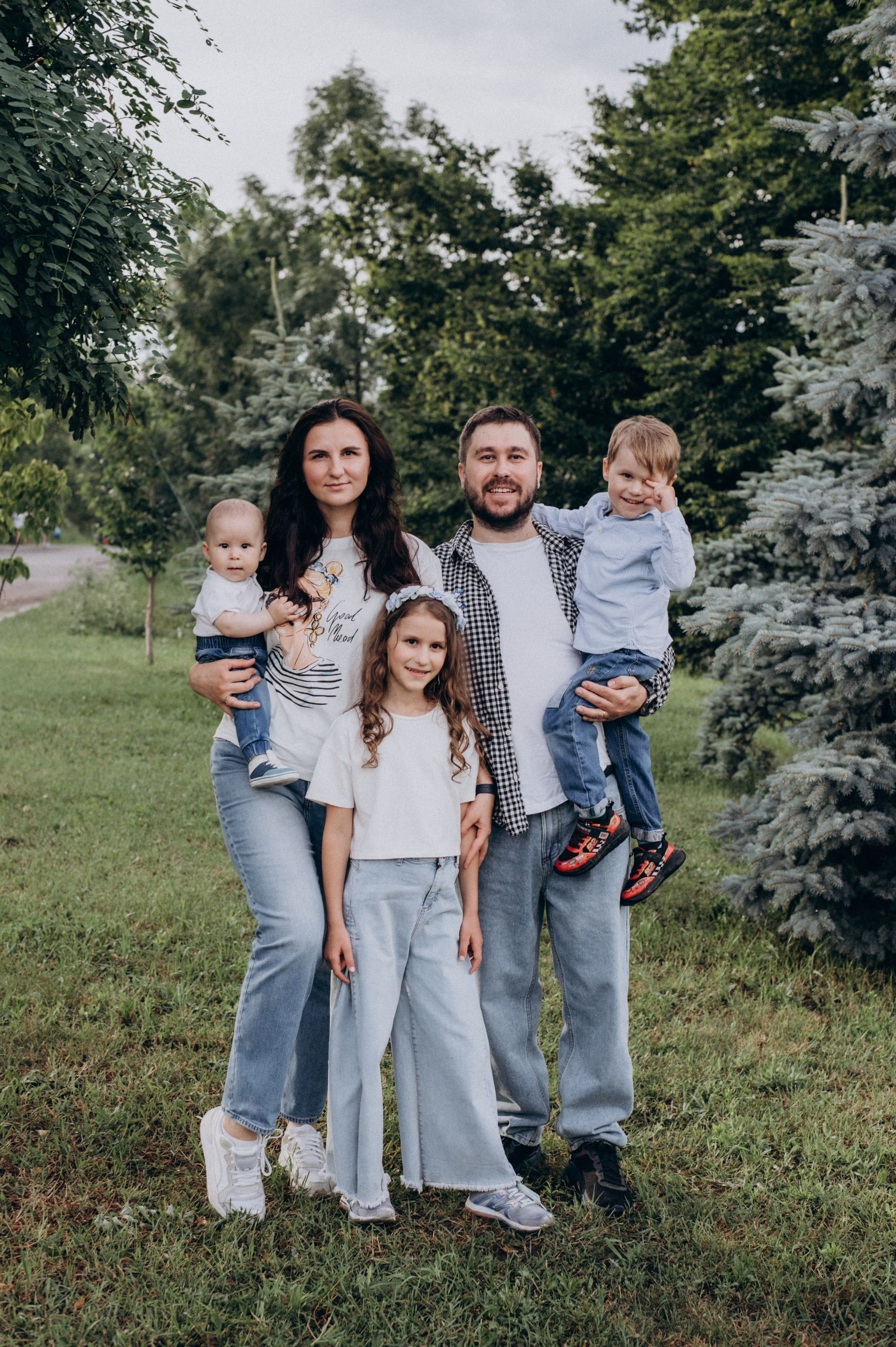 Сімейна фотосесія Тернопіль, сімейний фотограф Тернопіль, зйомка великої сімї. Сімейний, дитячий та індивідуальний фотограф в м. Тернопіль, м. Львів