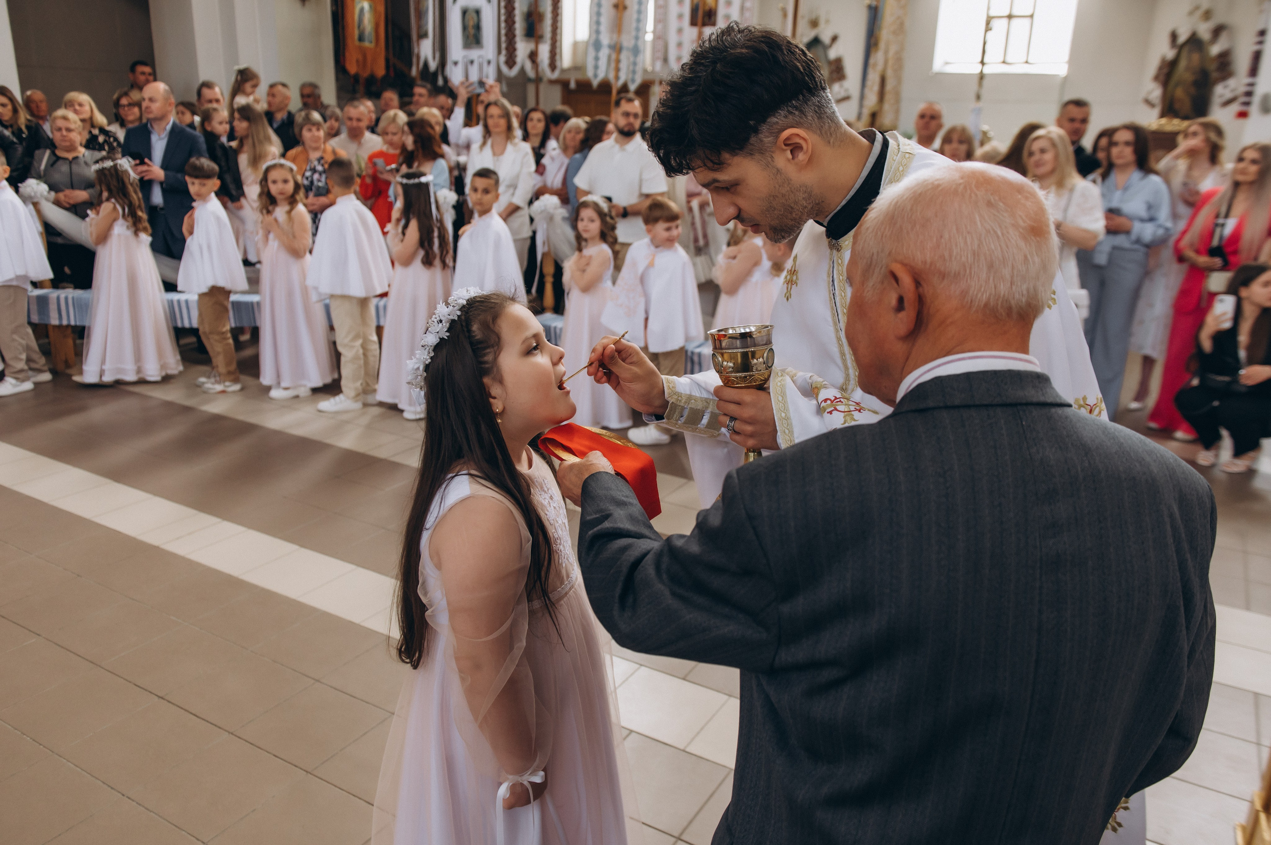 Фотосесія Причастя Тернопіль, зйомка Причастя, фотограф на Причастя Тернопіль, Причастя Львів, Причастя церква Михаїла Тернопіль. Сімейний, дитячий та індивідуальний фотограф в м. Тернопіль, м. Львів