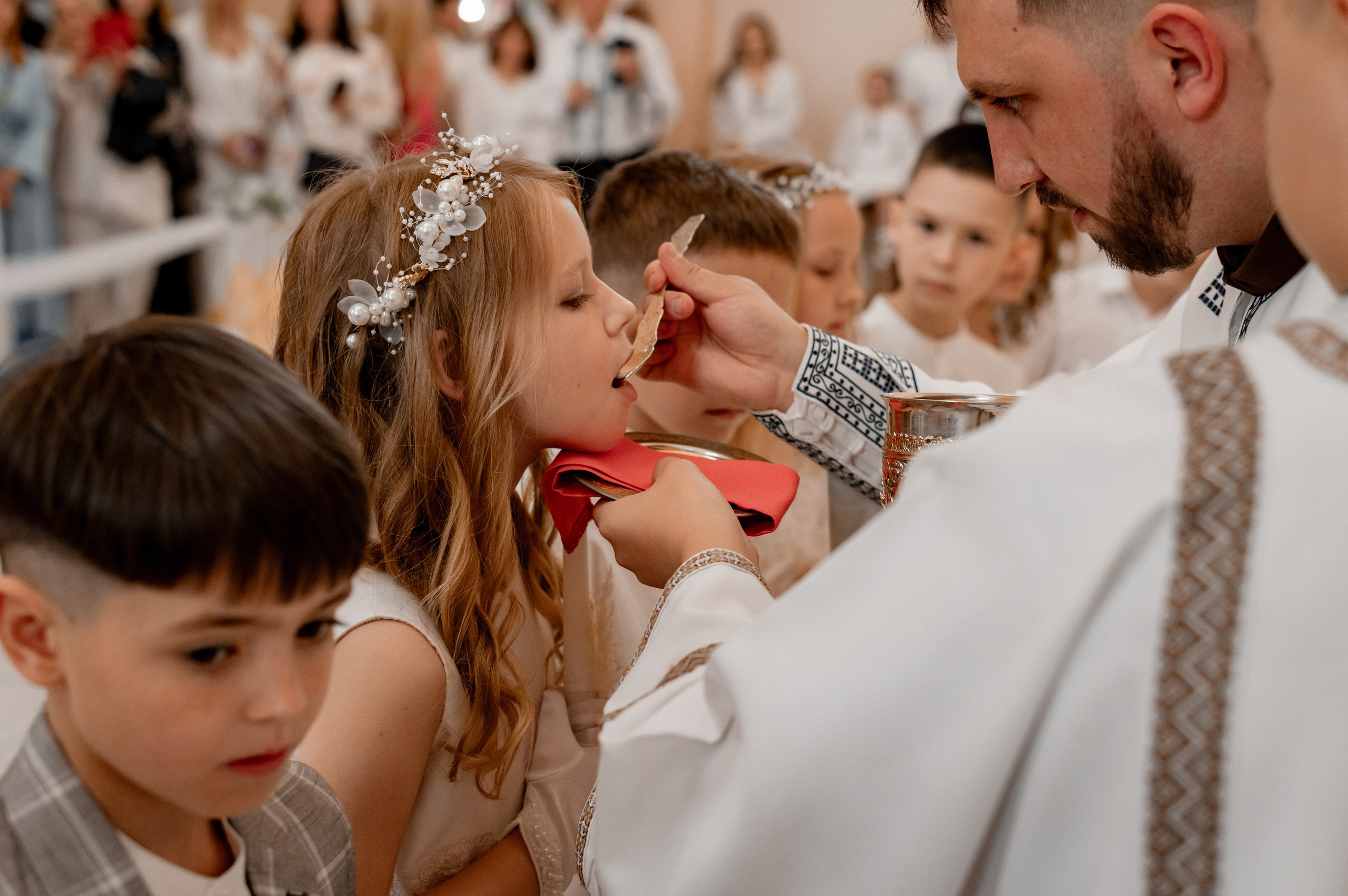 Фотосесія Першого Причастя Тернопіль, зйомка Причастя Тернопіль, Таїнство Першого Причастя Тернопіль, Катедра Причастя Тернопіль. Сімейний, дитячий та індивідуальний фотограф в м. Тернопіль, м. Львів