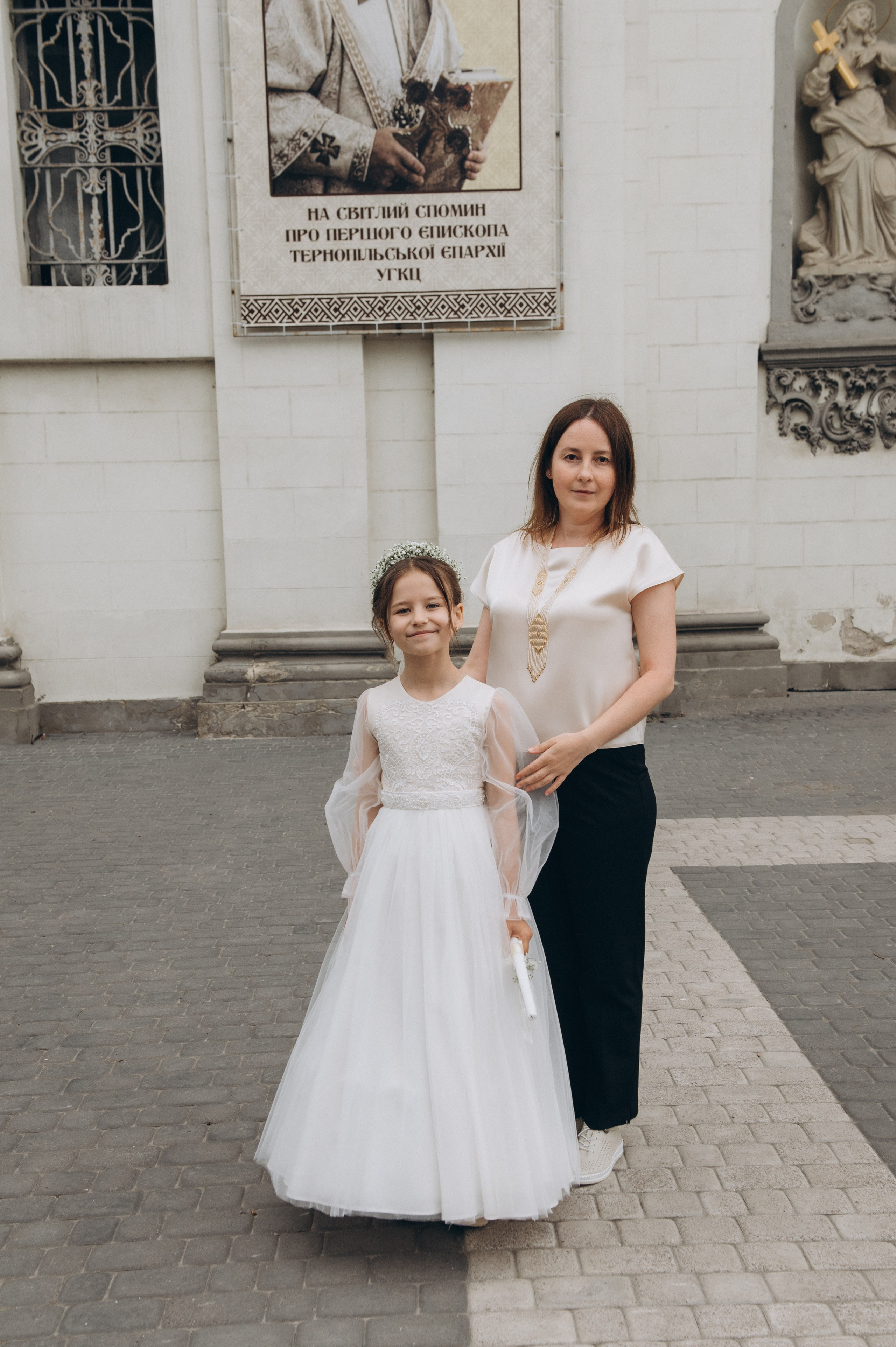 Фотосесія Першого Причастя Тернопіль, фотосесія Причастя Тернопіль, Таїнство Першого Причастя Тернопіль, Катедра Причастя Тернопіль. Сімейний, дитячий та індивідуальний фотограф в м. Тернопіль, м. Львів