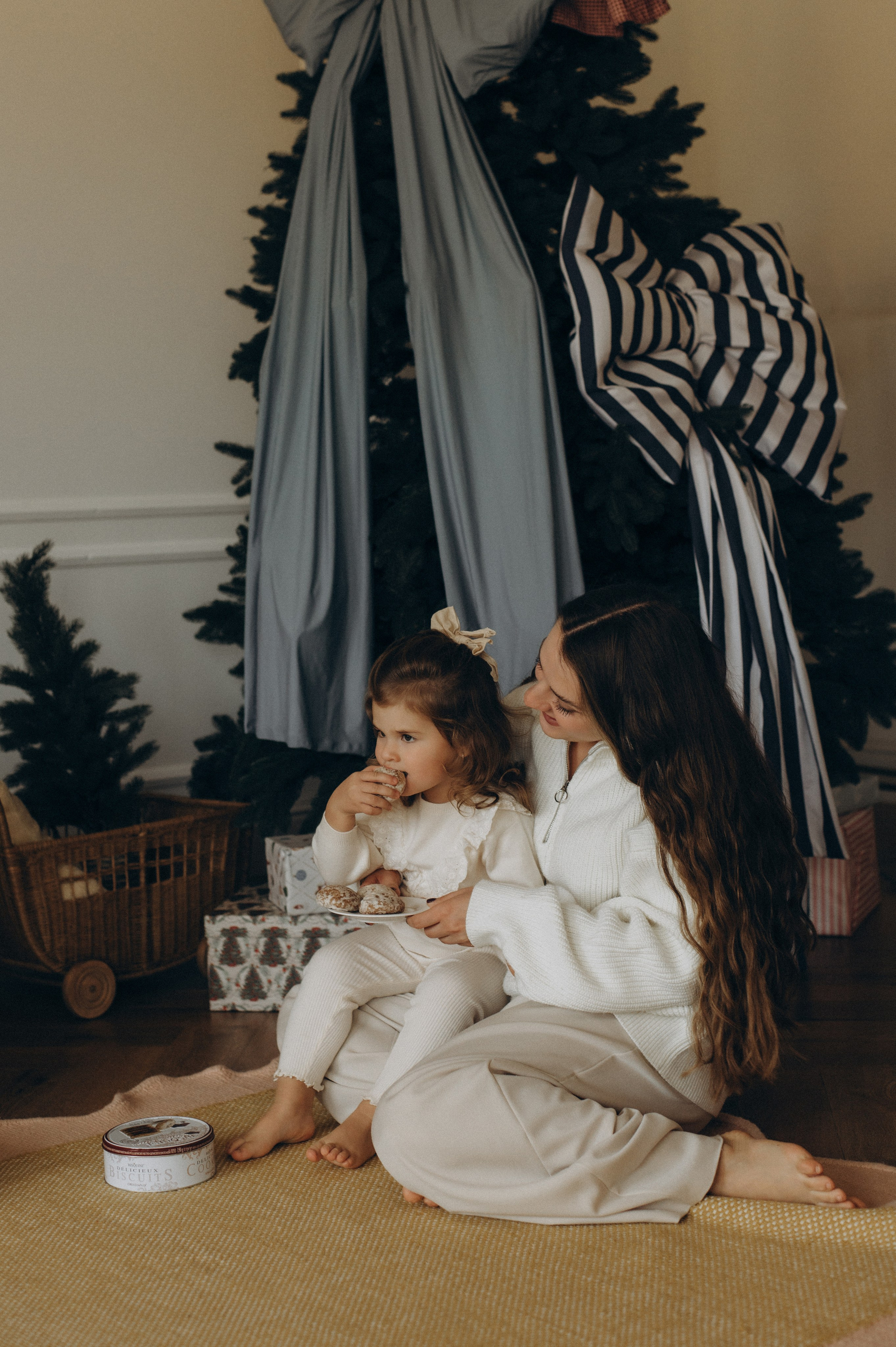 Фотосесія мами і донечки Тернопіль, сімейний фотограф Тернопіль, фотосесія мами і дитини Тернопіль, новорічна фотосесія Тернопіль. Сімейний, дитячий та індивідуальний фотограф в м. Тернопіль, м. Львів