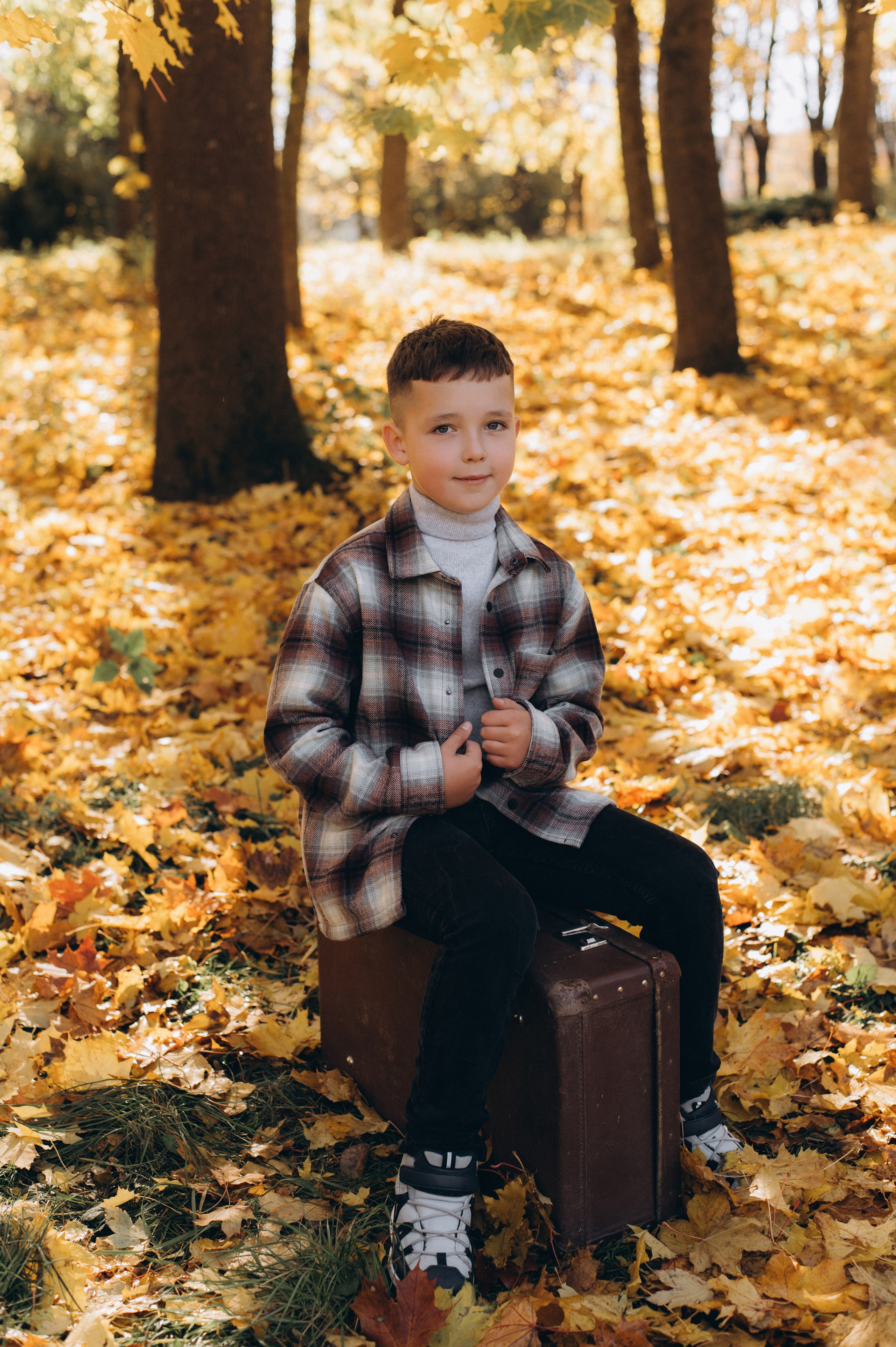 Осіння фотосесія 4 класу на віньєтки, випускні фотоальбоми Тернопіль, фотосесія випускників Тернопіль, шкільний випускний альбом Тернопіль. Сімейний, дитячий та індивідуальний фотограф в м. Тернопіль, м. Львів