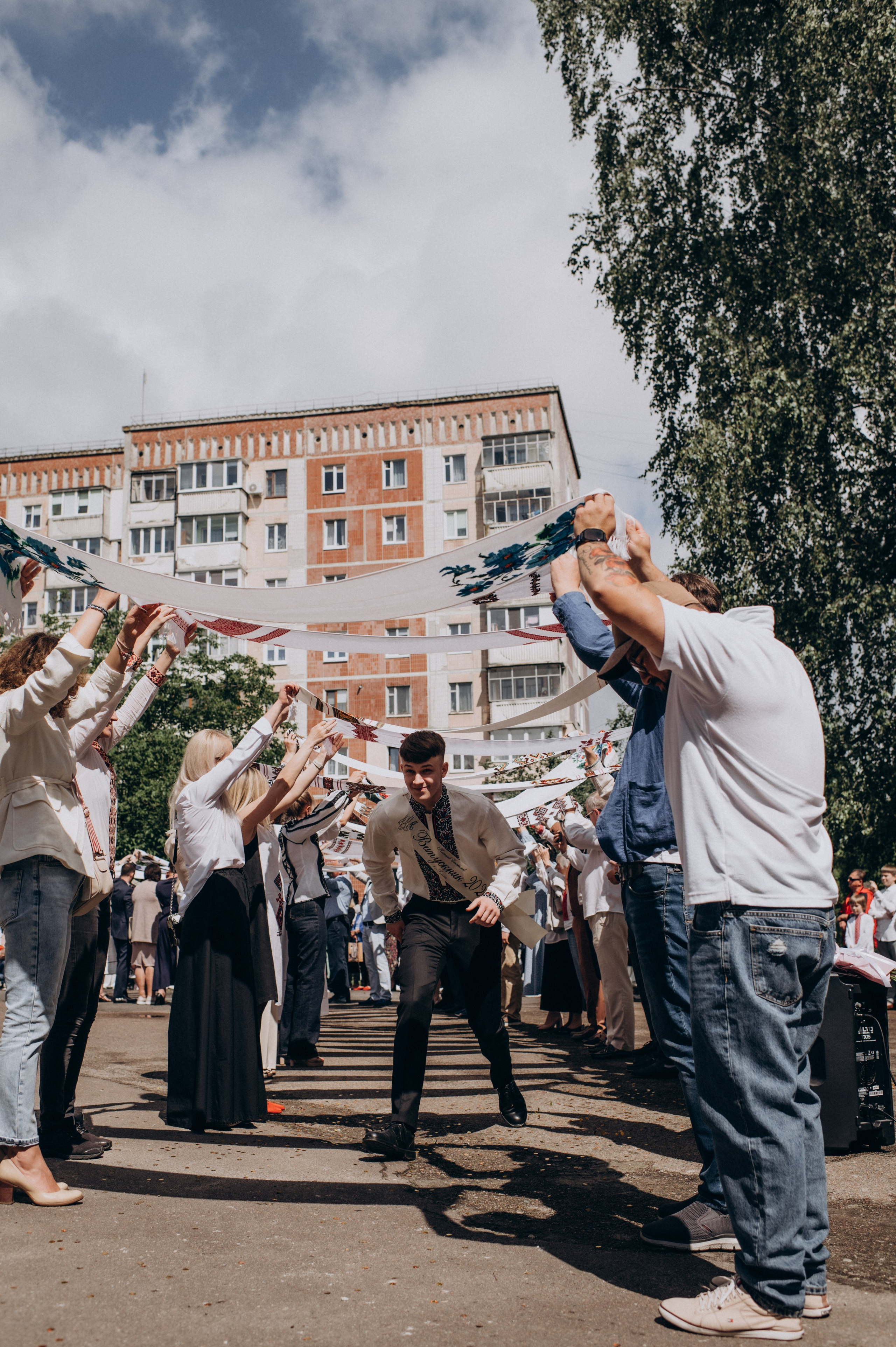 Фотосесія останнього дзвоника, фотосесія випускників Тернопіль, випускний 2024. Сімейний, дитячий та індивідуальний фотограф в м. Тернопіль, м. Львів