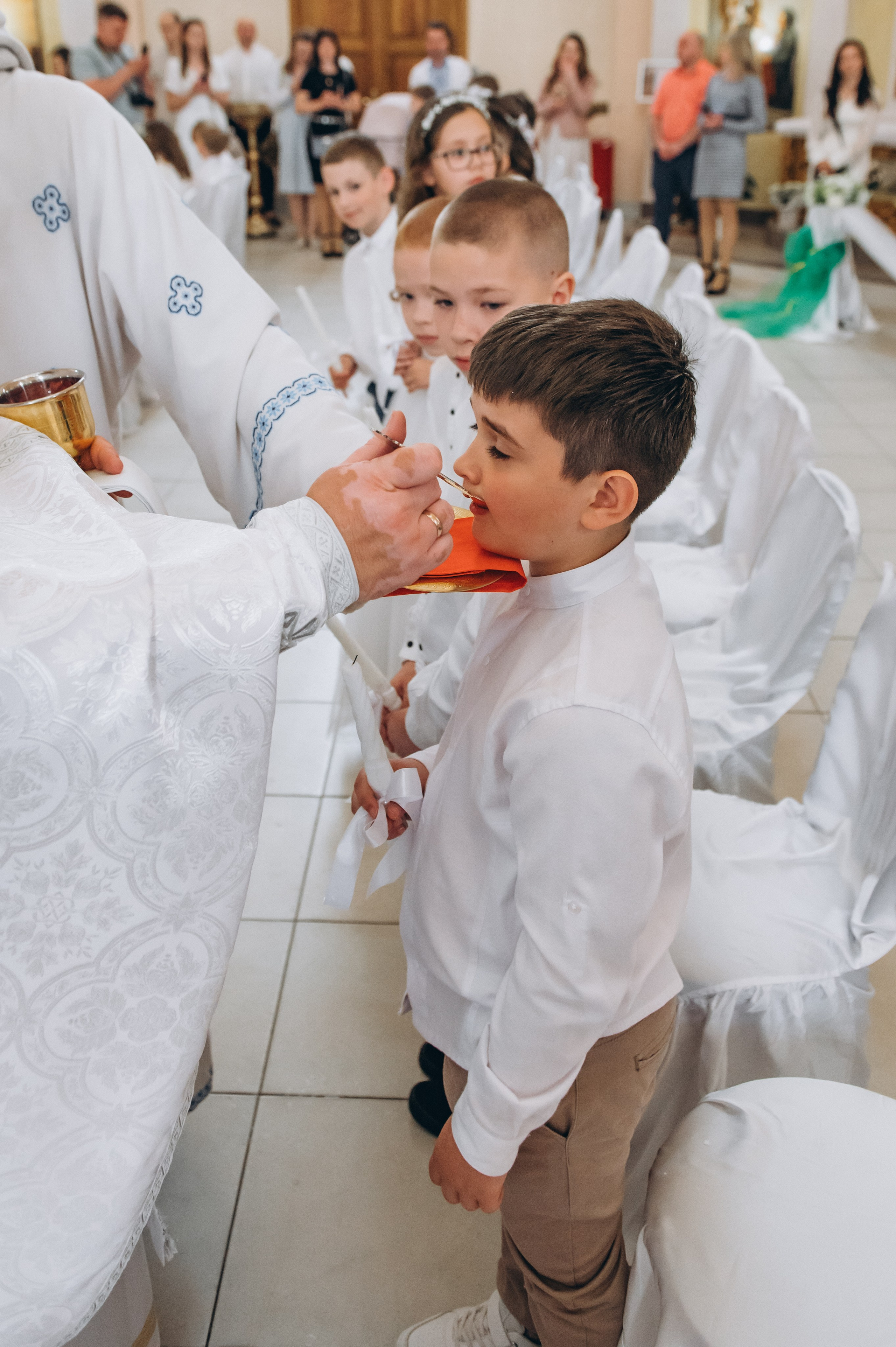 Фотосесія Причастя Тернопіль, зйомка Причастя, фотограф на Причастя Тернопіль, Причастя Львів, церква Петра і Павла. Сімейний, дитячий та індивідуальний фотограф в м. Тернопіль, м. Львів