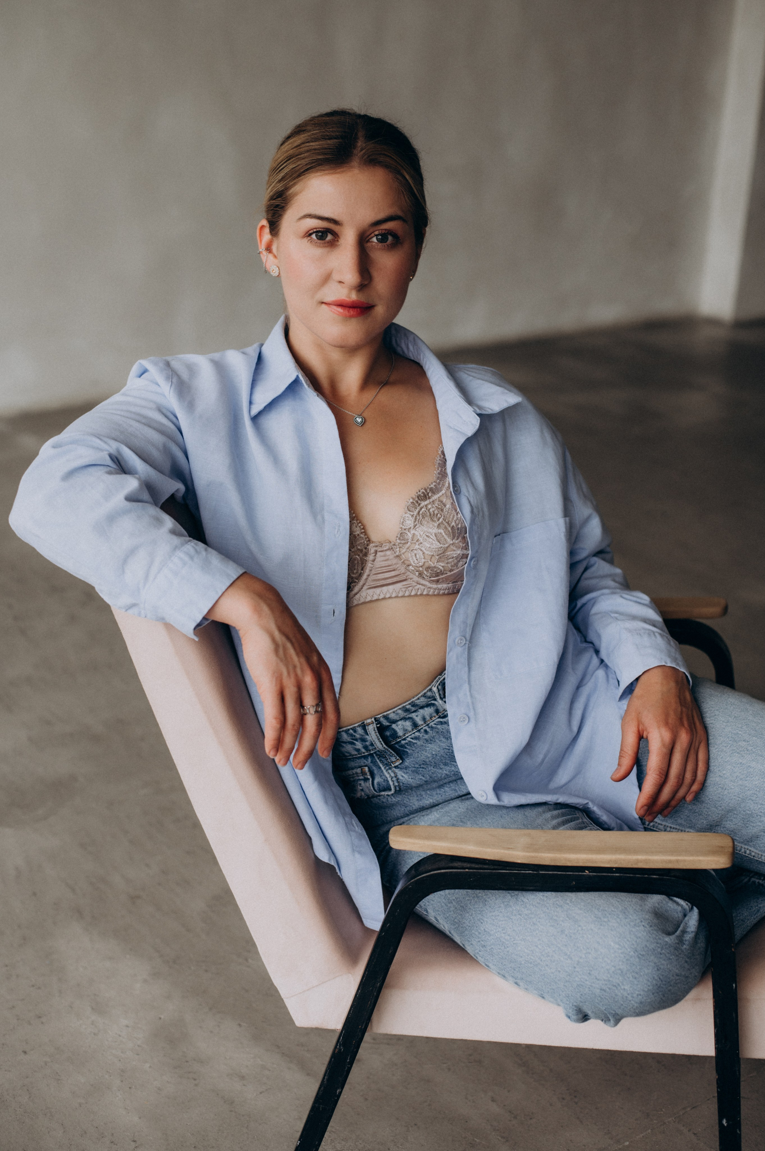 Індивідуальна фотосесія у студії Тернопіль, індивідуальна зйомка Львів. Сімейний, дитячий та індивідуальний фотограф в м. Тернопіль, м. Львів