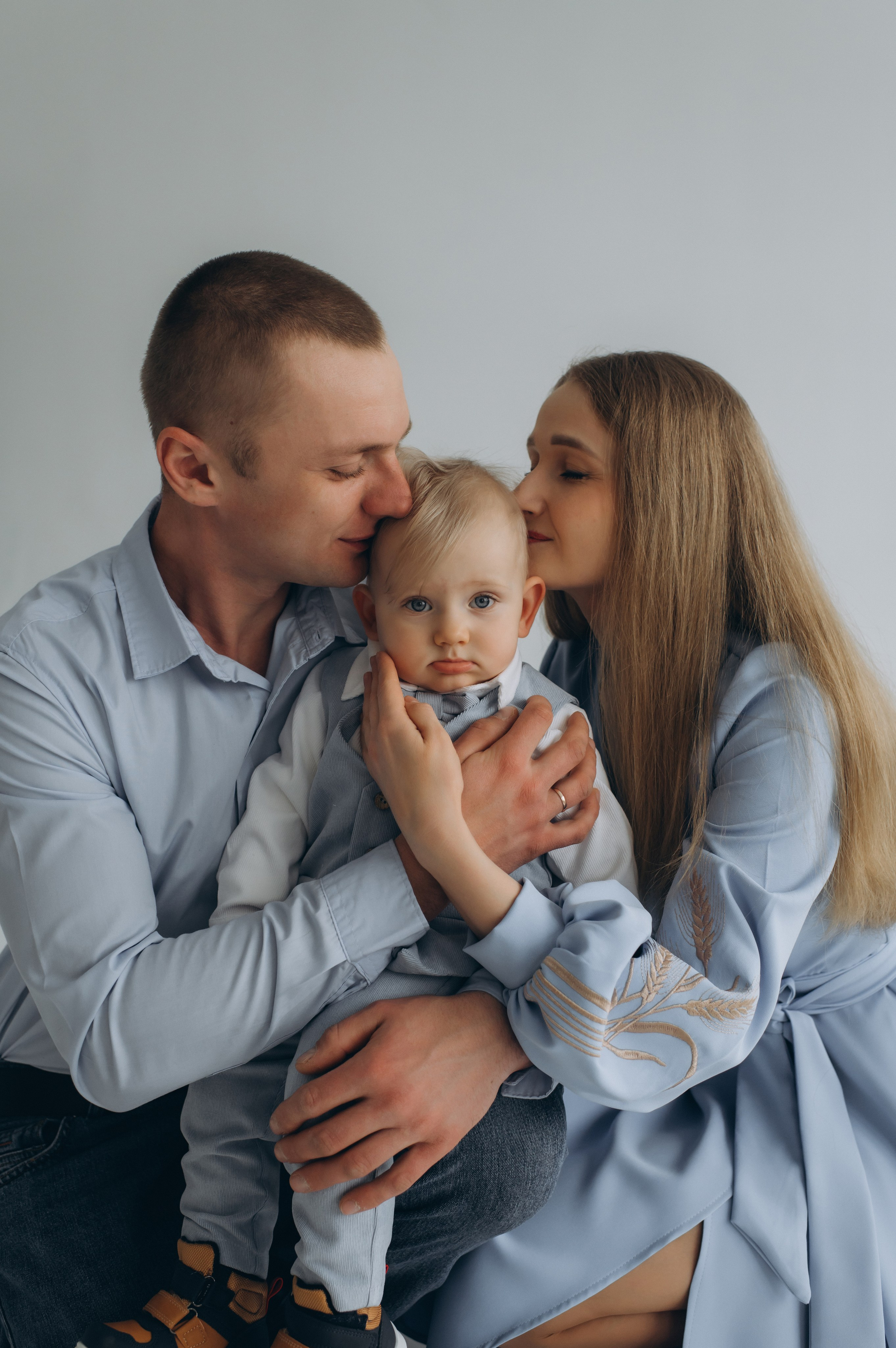 Зйомка дня народження дитини, фотосесія 1 рік Тернопіль, сімейний фотограф Тернопіль, сімейна фотосесія Тернопіль, перший тортик малюка. Сімейний, дитячий та індивідуальний фотограф в м. Тернопіль, м. Львів