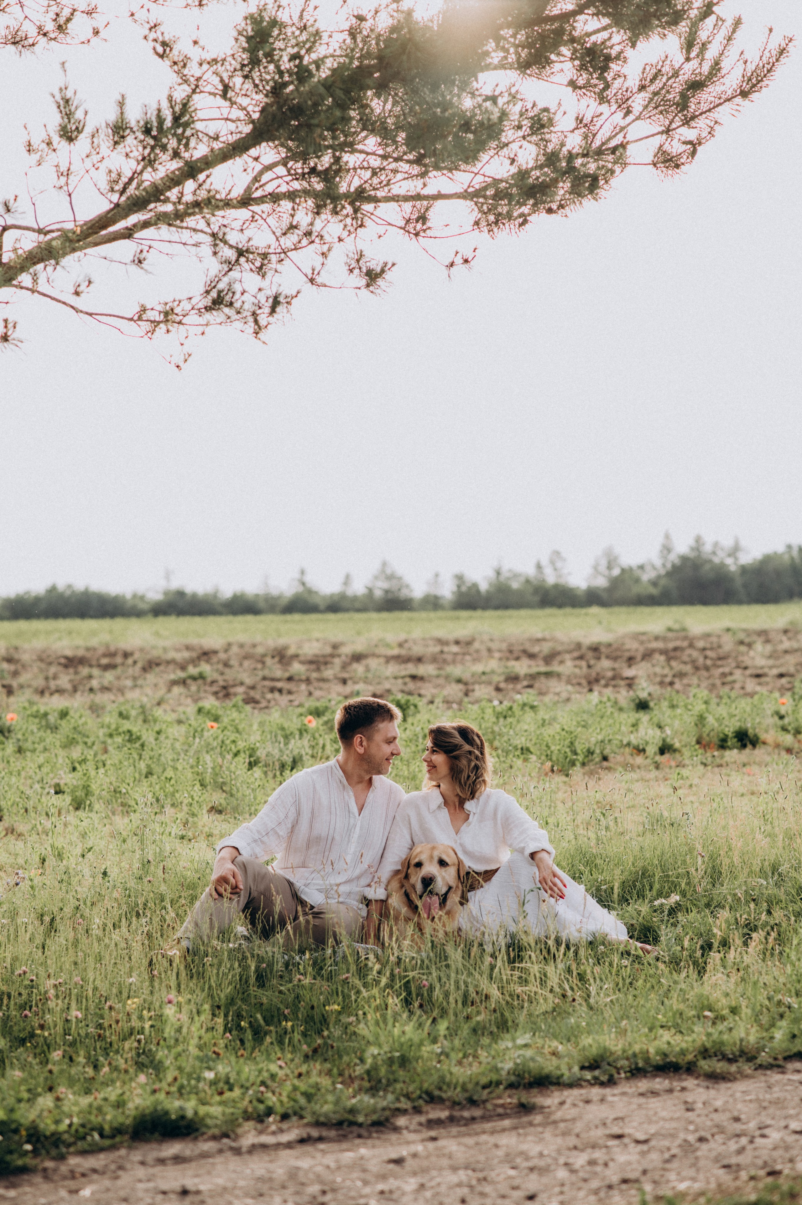 Сімейна фотосесія на природі, зйомка з собакою, фотосесія лавсторі Тернопіль. Сімейний, дитячий та індивідуальний фотограф в м. Тернопіль, м. Львів