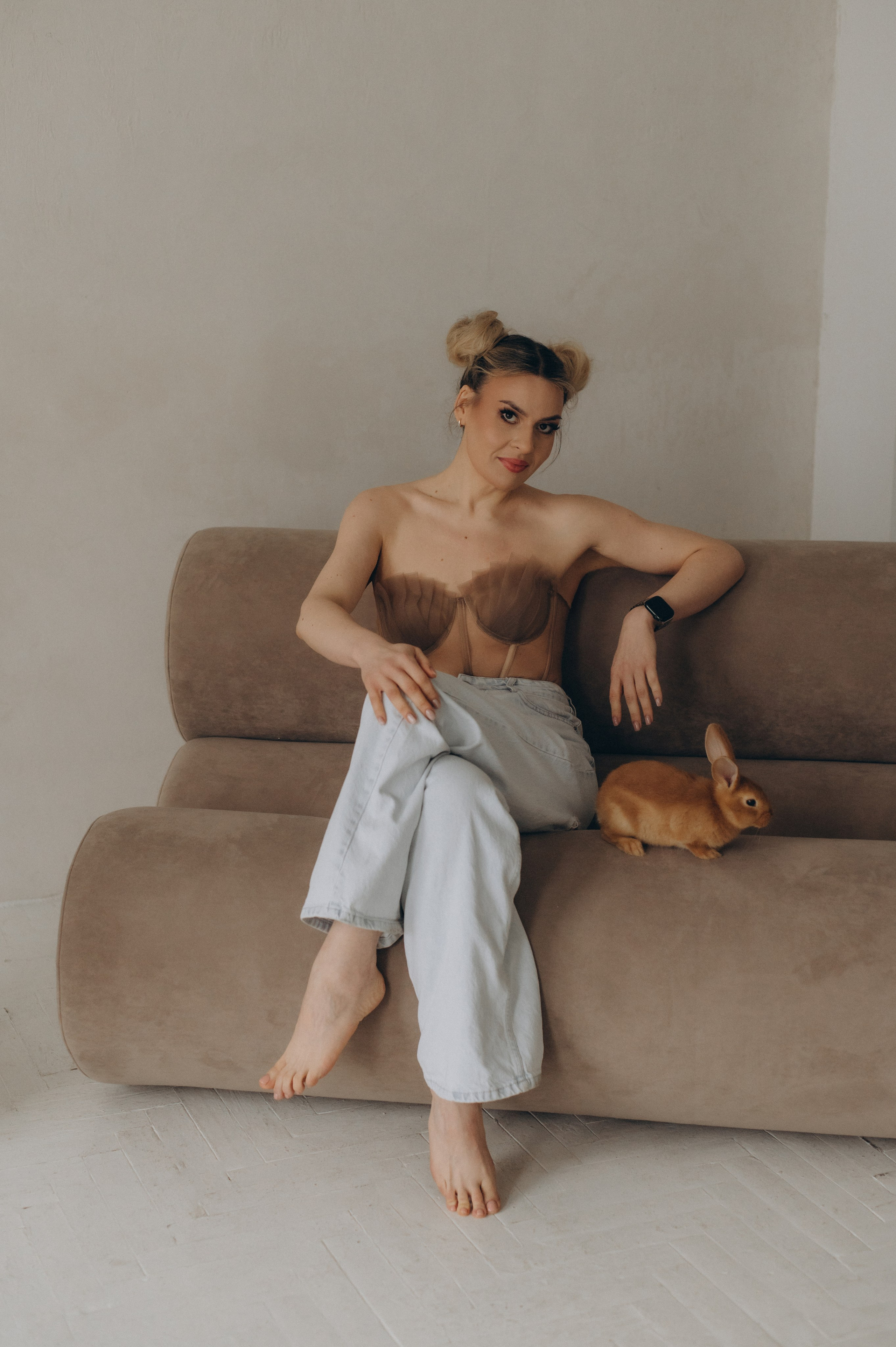 Фотосесія з кроликами Тернопіль, індивідуальний фотограф Тернопіль, індивідуальна фотосесія Тернопіль, зйомка з кроликами. Сімейний, дитячий та індивідуальний фотограф в м. Тернопіль, м. Львів