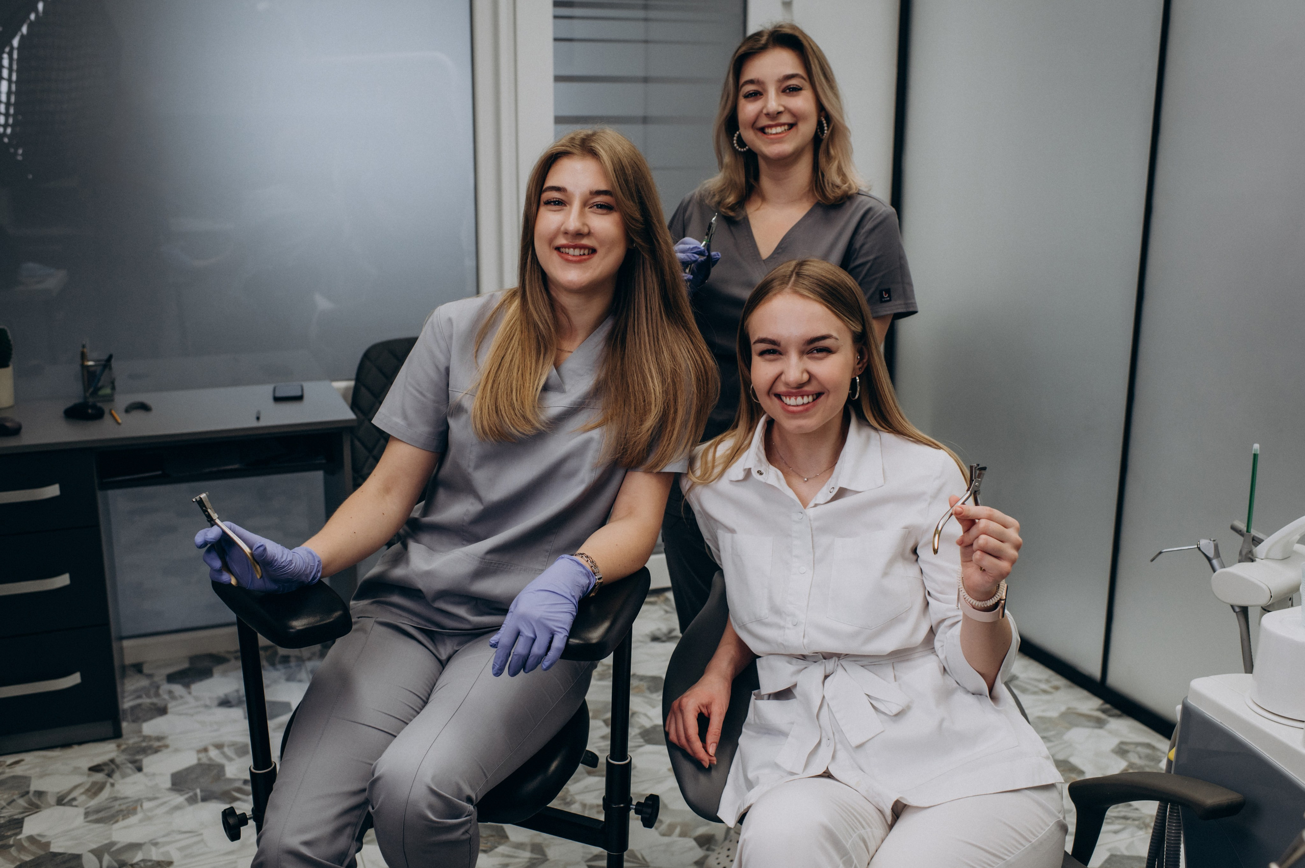 Фотосесія стоматології, зйомка стоматологічної клініки, контент для стоматолога. Сімейний, дитячий та індивідуальний фотограф в м. Тернопіль, м. Львів
