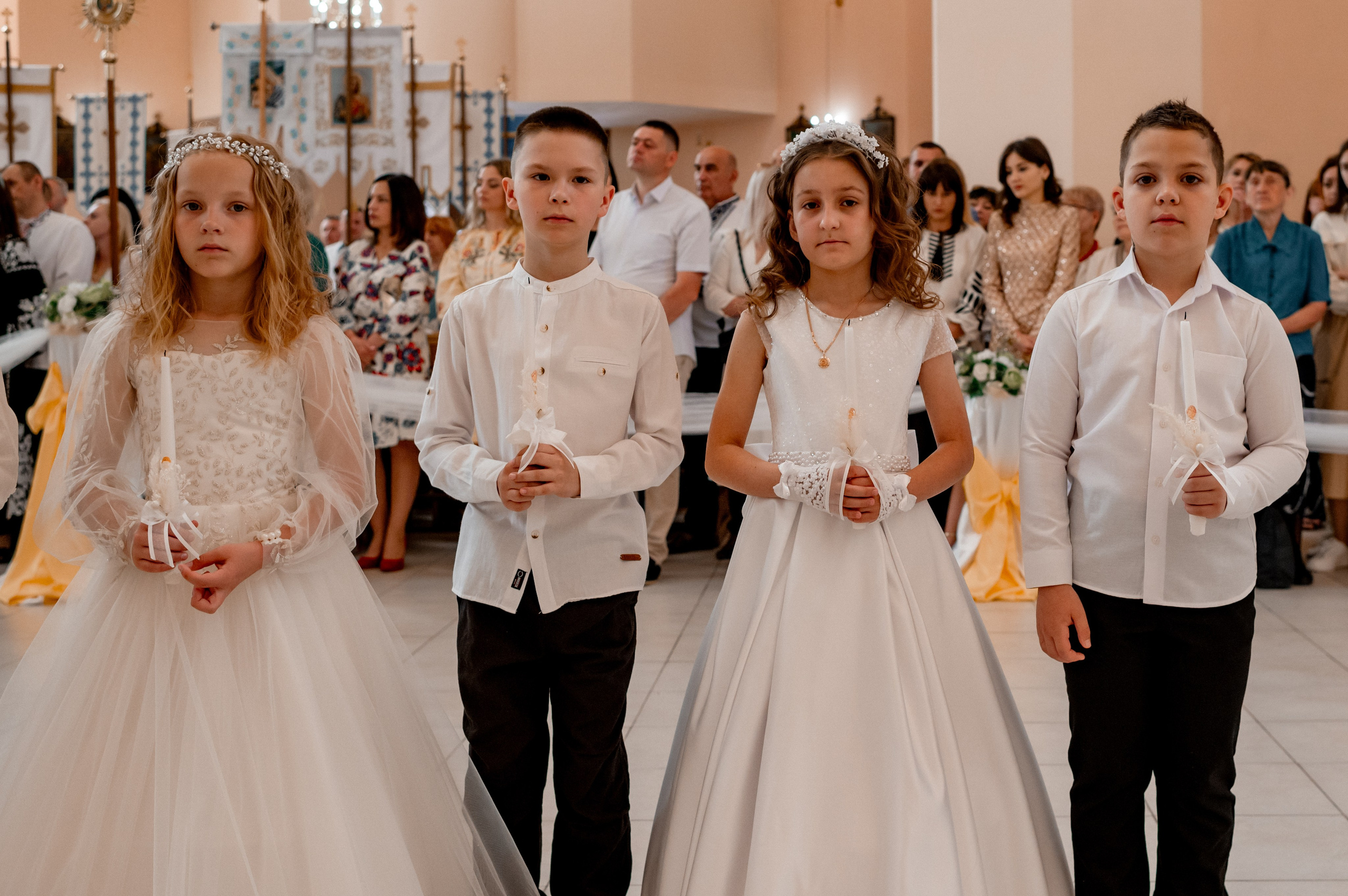 Фотосесія Першого Причастя Тернопіль, зйомка Причастя Тернопіль, Таїнство Першого Причастя Тернопіль, Катедра Причастя Тернопіль. Сімейний, дитячий та індивідуальний фотограф в м. Тернопіль, м. Львів