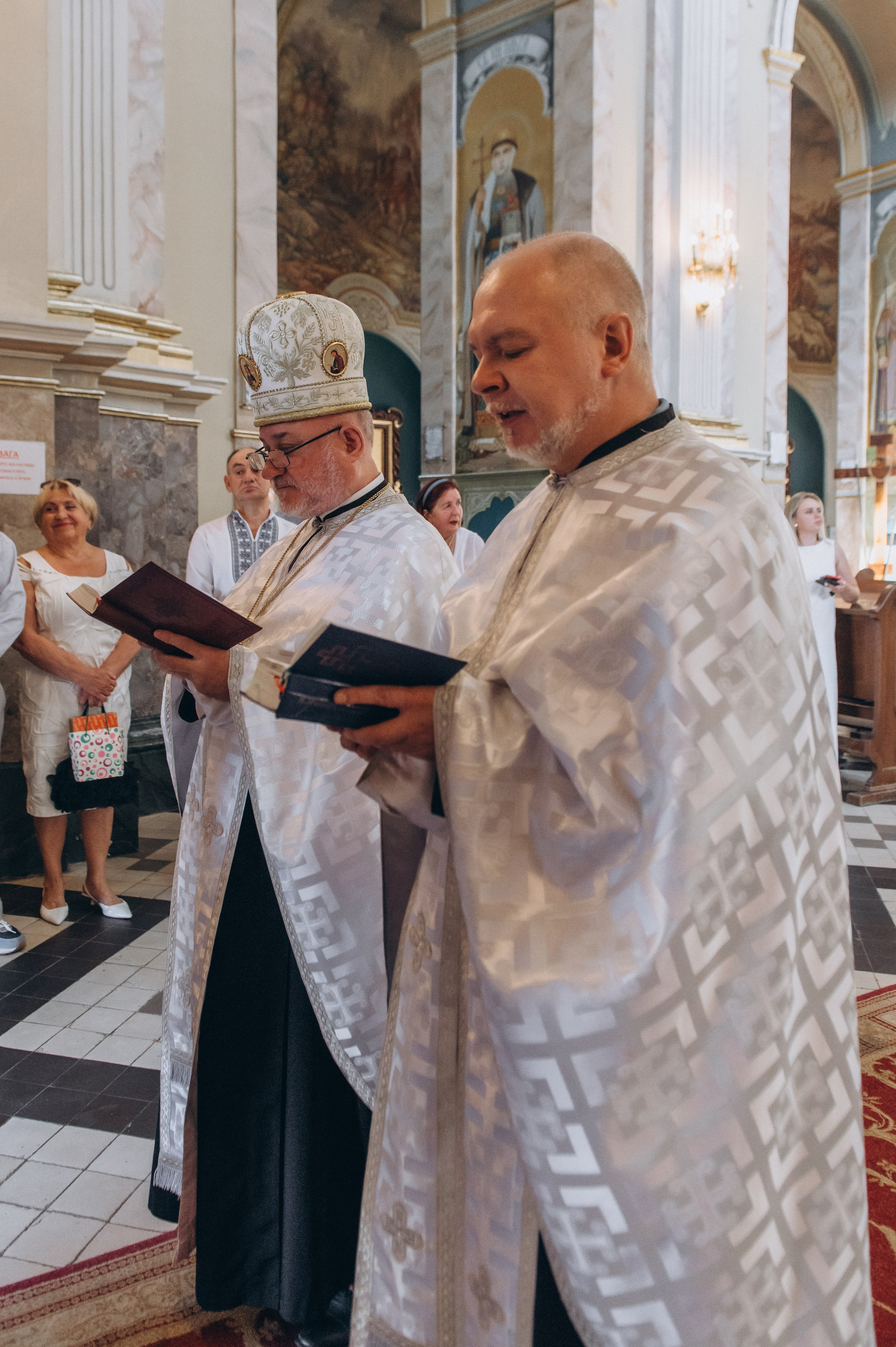 Фотосесія Хрещення Тернопіль, фотосесія хрестин Тернопіль, Катедра Тернопіль, фотосесія хрещення катедра. Сімейний, дитячий та індивідуальний фотограф в м. Тернопіль, м. Львів