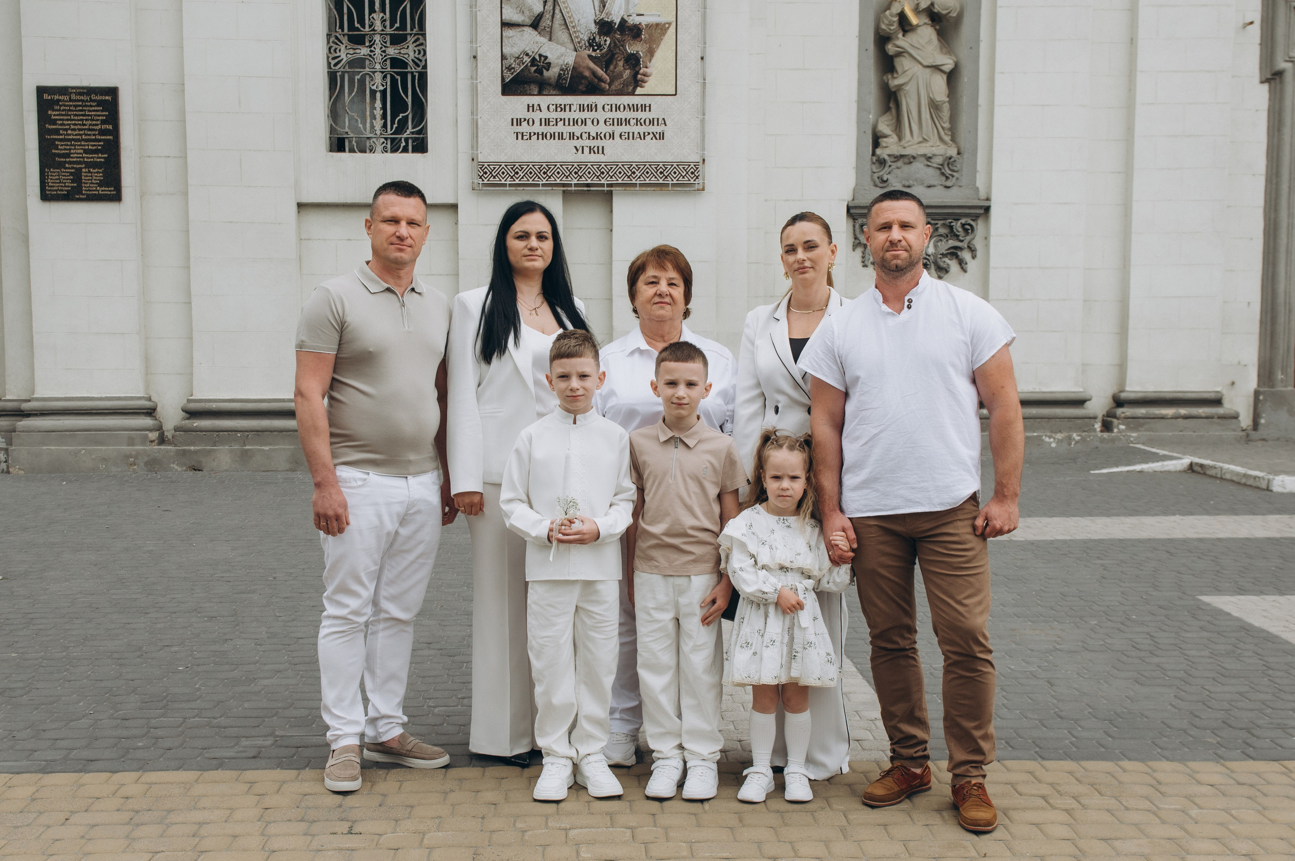 Фотосесія Першого Причастя Тернопіль, фотосесія Причастя Тернопіль, Таїнство Першого Причастя Тернопіль, Катедра Причастя Тернопіль. Сімейний, дитячий та індивідуальний фотограф в м. Тернопіль, м. Львів