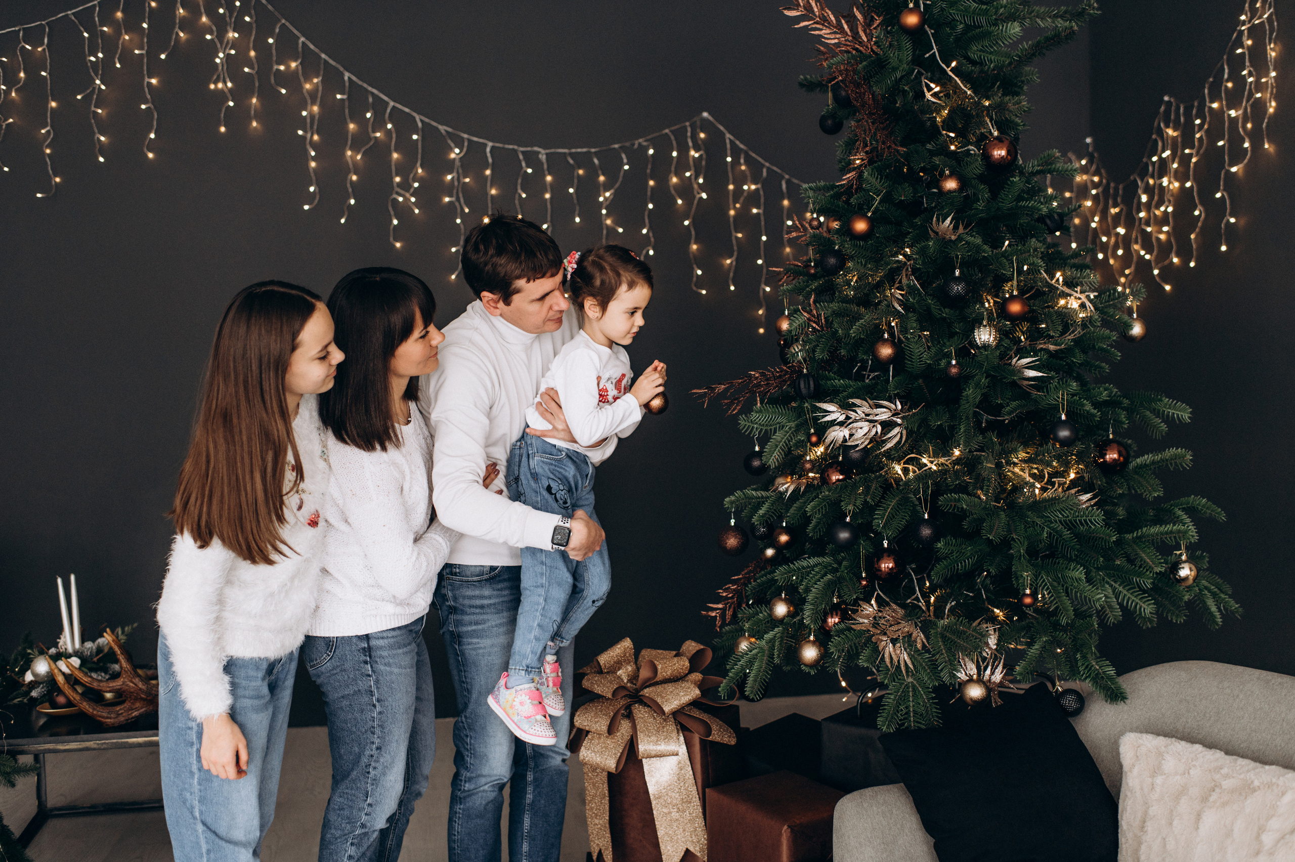 Новорічна сімейна фотосесія Сімейна фотосесія Тернопіль, сімейний фотограф Тернопіль, сімейний фотограф Львів, сімейна зйомка Тернопіль. Сімейний, дитячий та індивідуальний фотограф в м. Тернопіль, м. Львів