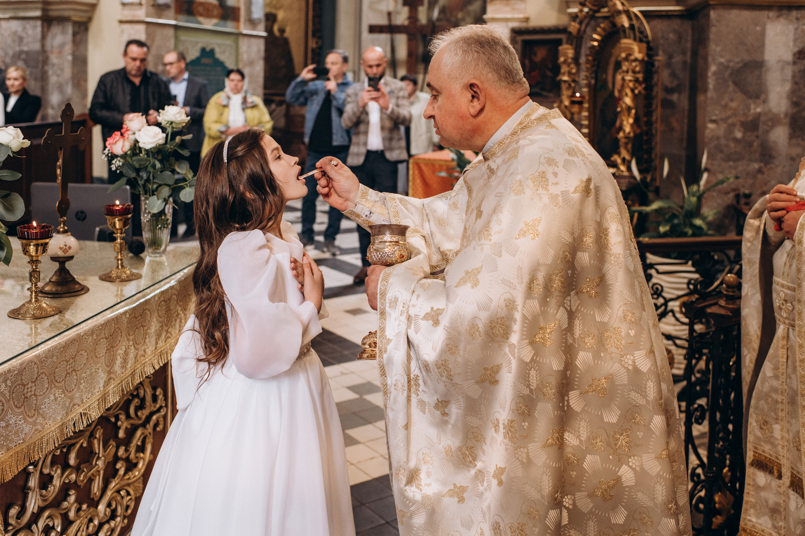 Фотосесія Першого Причастя Тернопіль, зйомка Причастя Тернопіль, Таїнство Першого Причастя Тернопіль, Катедра Причастя Тернопіль. Сімейний, дитячий та індивідуальний фотограф в м. Тернопіль, м. Львів