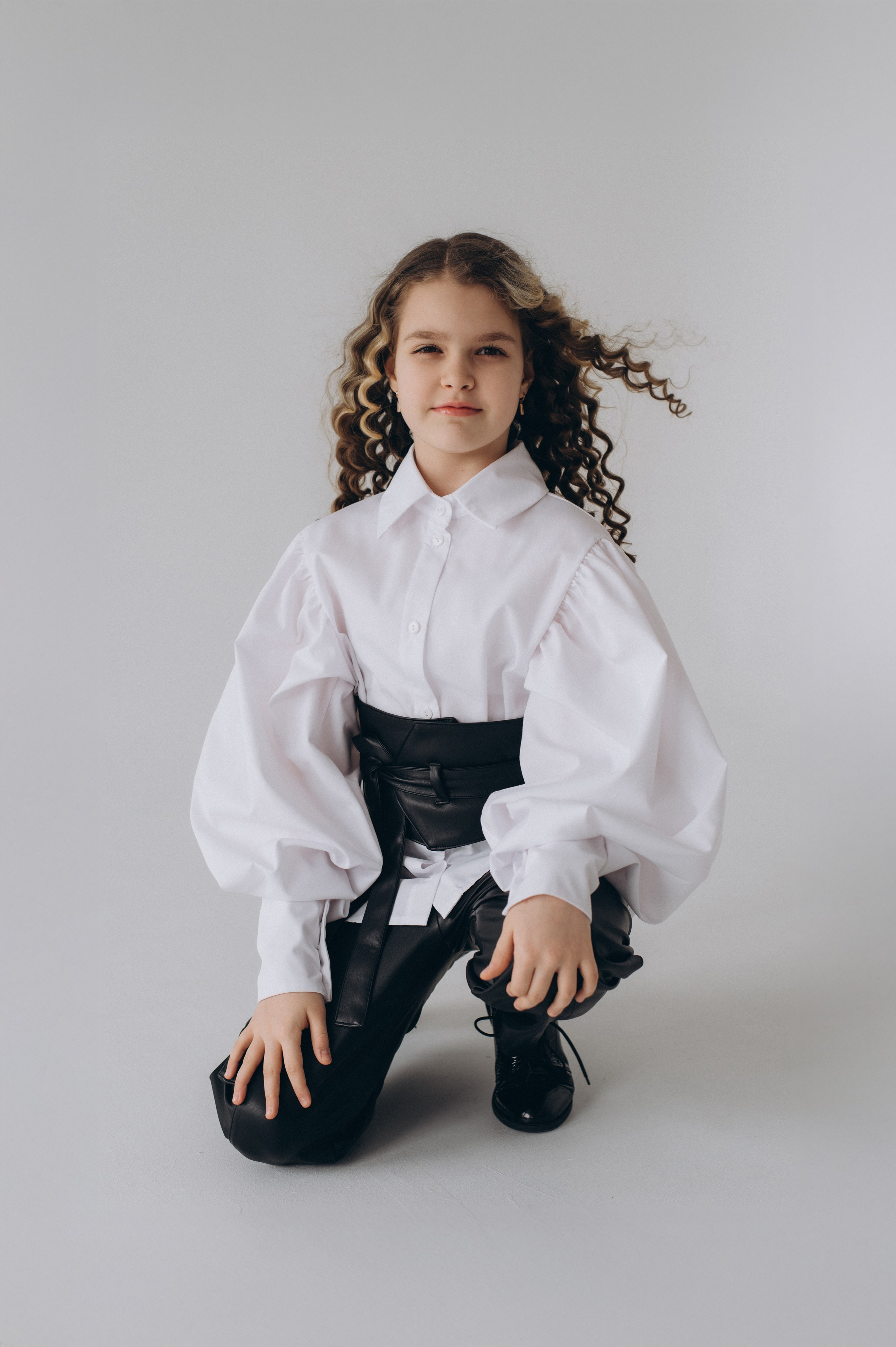 Шкільна фотосесія на віньєтки Тернопіль, шкільні альбоми, фотосесія випускників Тернопіль, випускний альбом, фотограф випускний Тернопіль. Сімейний, дитячий та індивідуальний фотограф в м. Тернопіль, м. Львів