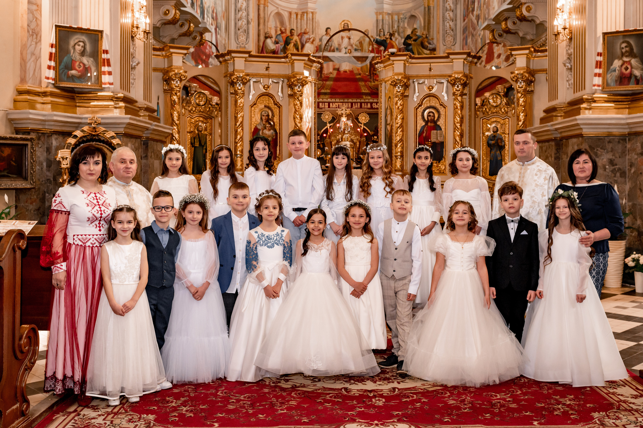 Фотосесія Першого Причастя Тернопіль, зйомка Причастя Тернопіль, Таїнство Першого Причастя Тернопіль, Катедра Причастя Тернопіль. Сімейний, дитячий та індивідуальний фотограф в м. Тернопіль, м. Львів