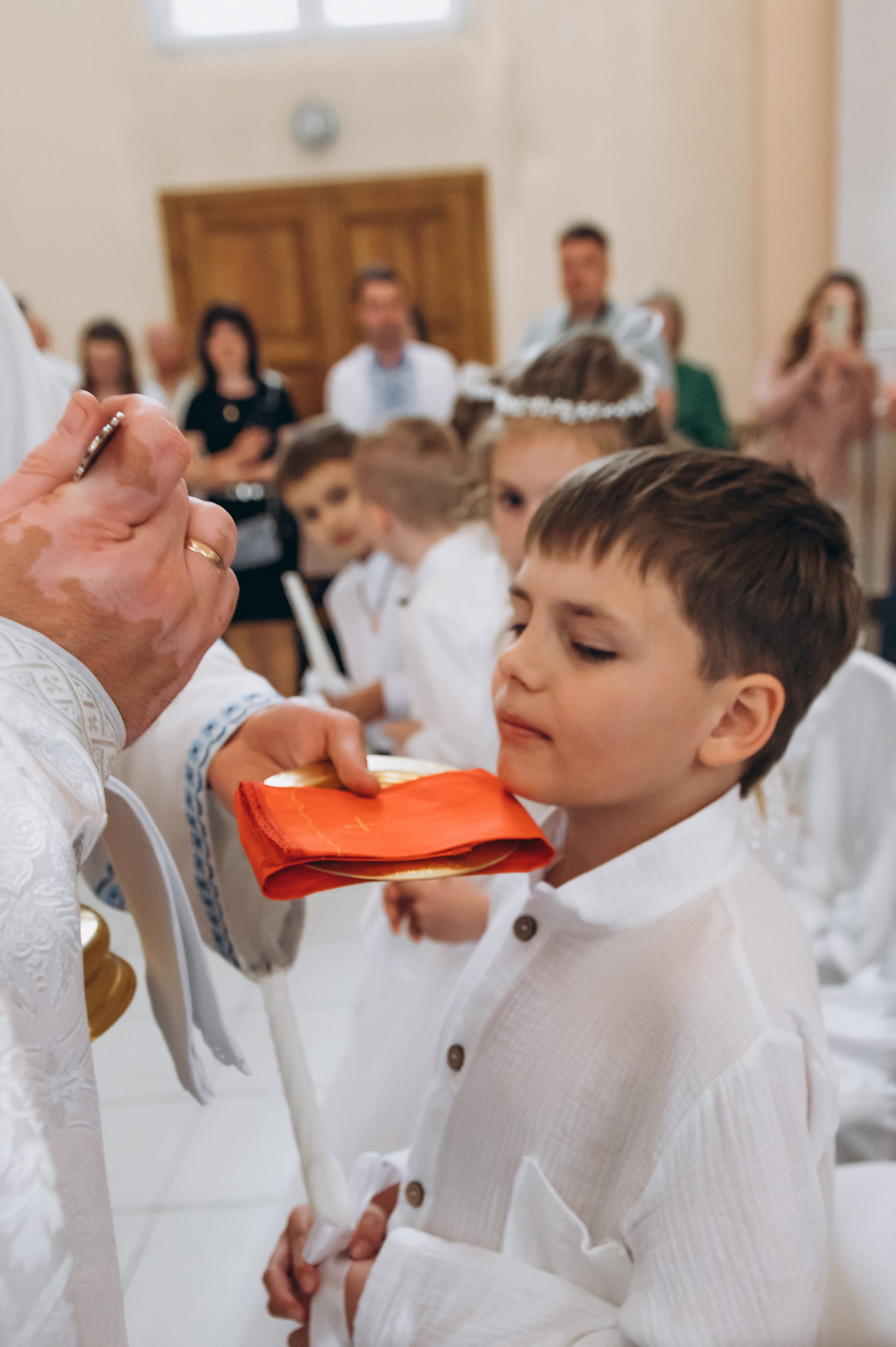 Фотосесія Причастя Тернопіль, зйомка Причастя, фотограф на Причастя Тернопіль, Причастя Львів, церква Петра і Павла. Сімейний, дитячий та індивідуальний фотограф в м. Тернопіль, м. Львів