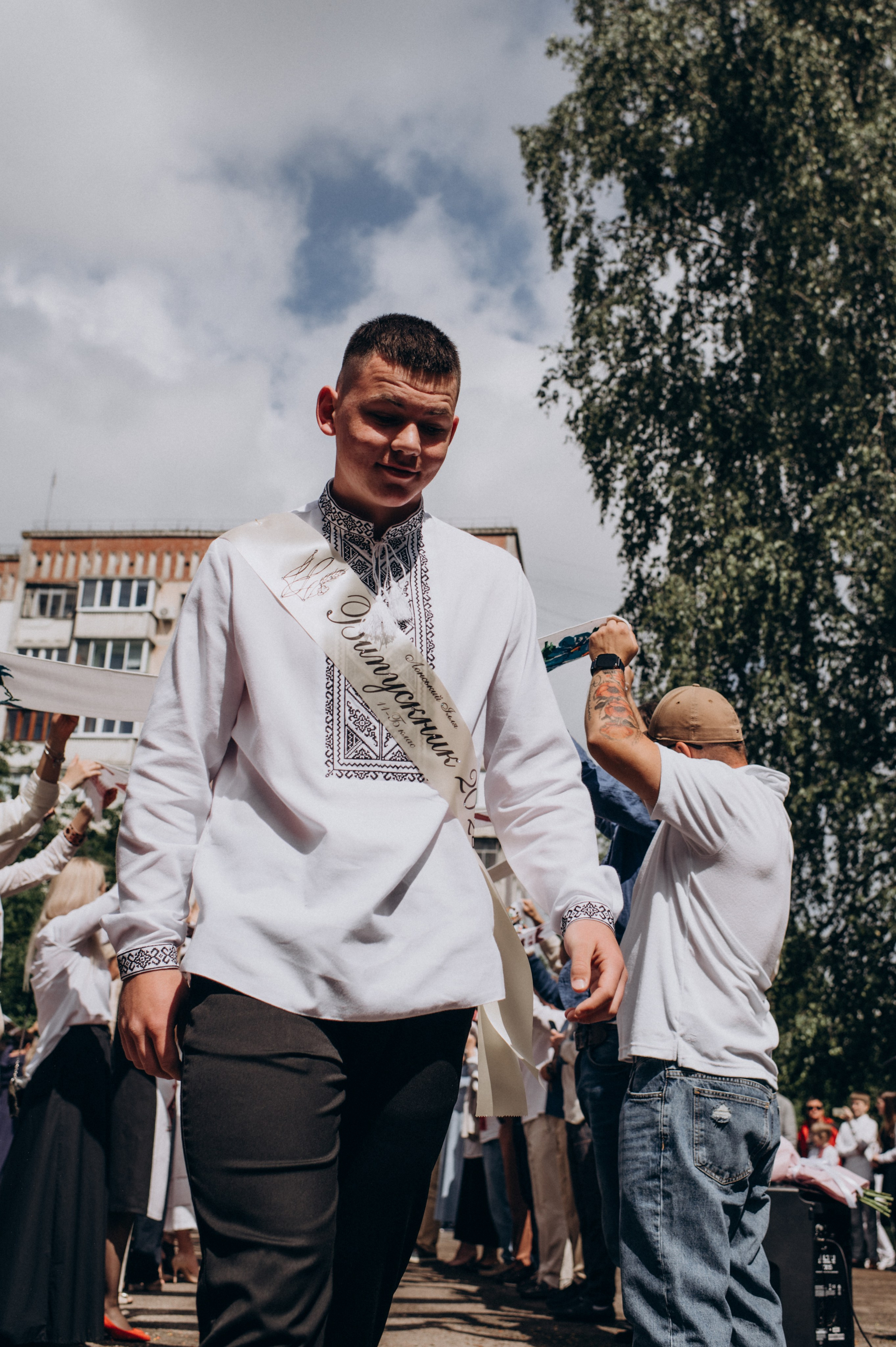 Фотосесія останнього дзвоника, фотосесія випускників Тернопіль, випускний 2024. Сімейний, дитячий та індивідуальний фотограф в м. Тернопіль, м. Львів