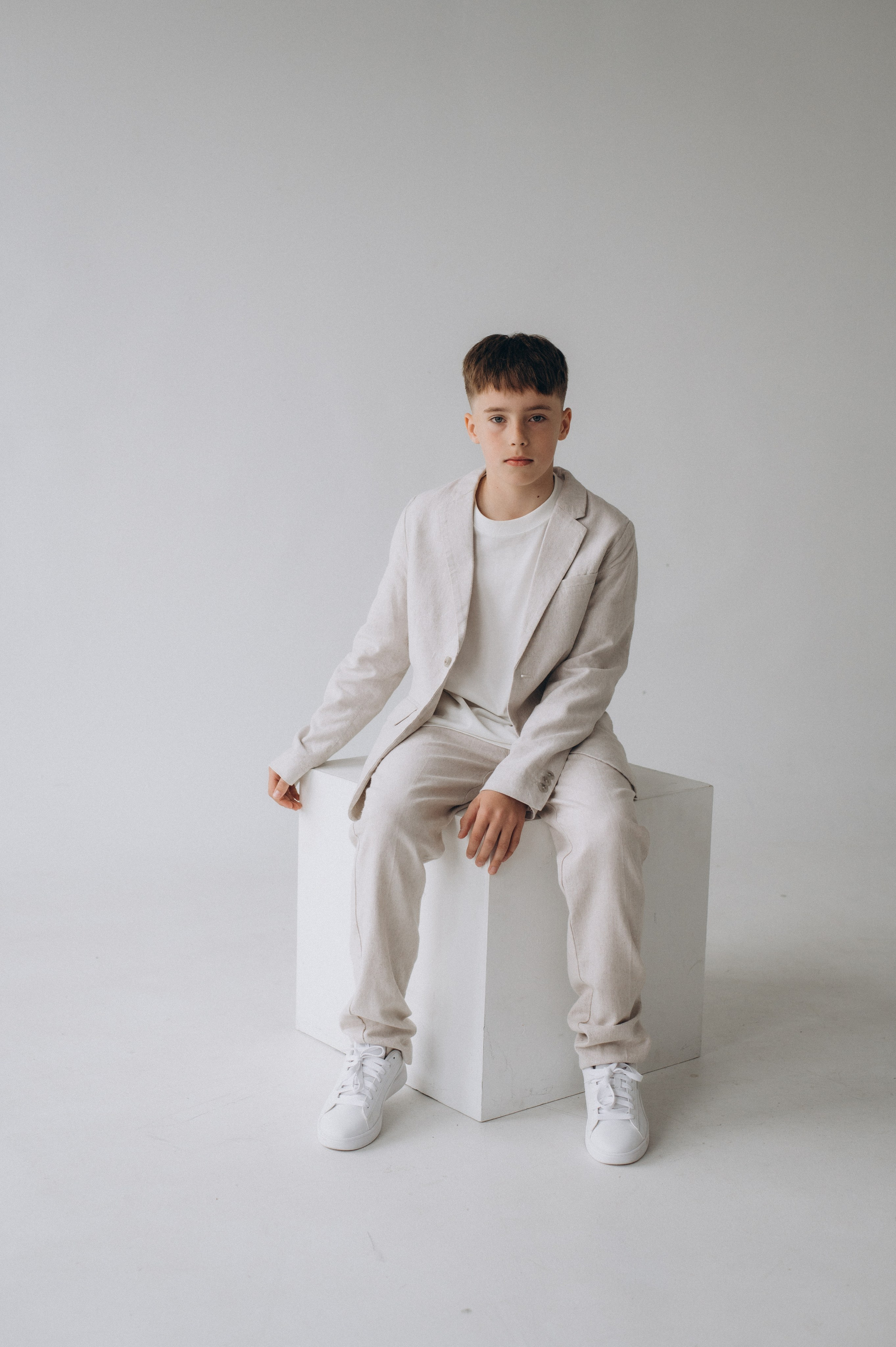 Шкільна фотосесія на віньєтки Тернопіль, фотосесія випускників Тернопіль, зйомка на віньєтки, шкільні фотоальбоми Тернопіль. Сімейний, дитячий та індивідуальний фотограф в м. Тернопіль, м. Львів