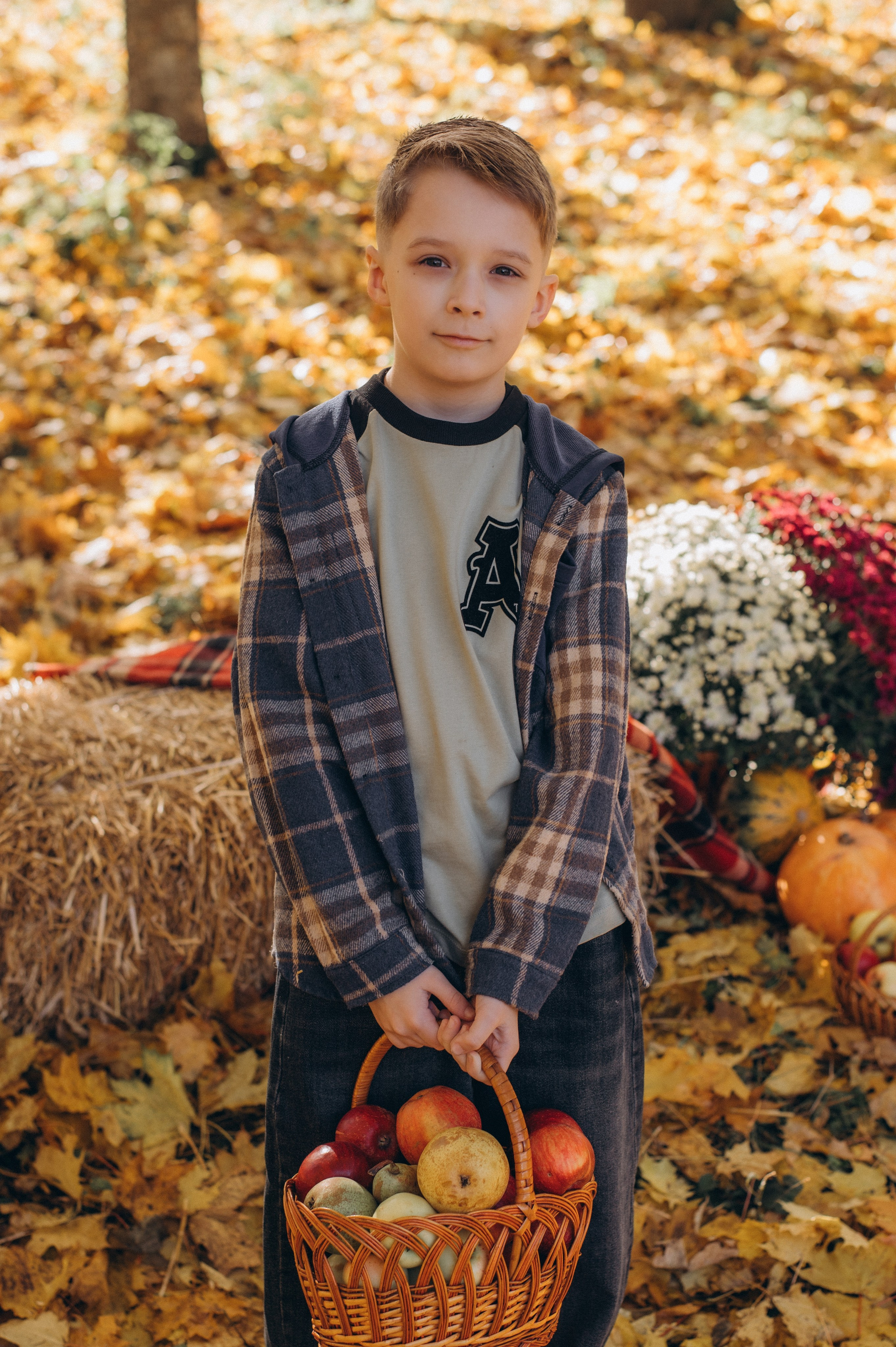 Осіння фотосесія 4 класу на віньєтки, випускні фотоальбоми Тернопіль, фотосесія випускників Тернопіль, шкільний випускний альбом Тернопіль. Сімейний, дитячий та індивідуальний фотограф в м. Тернопіль, м. Львів