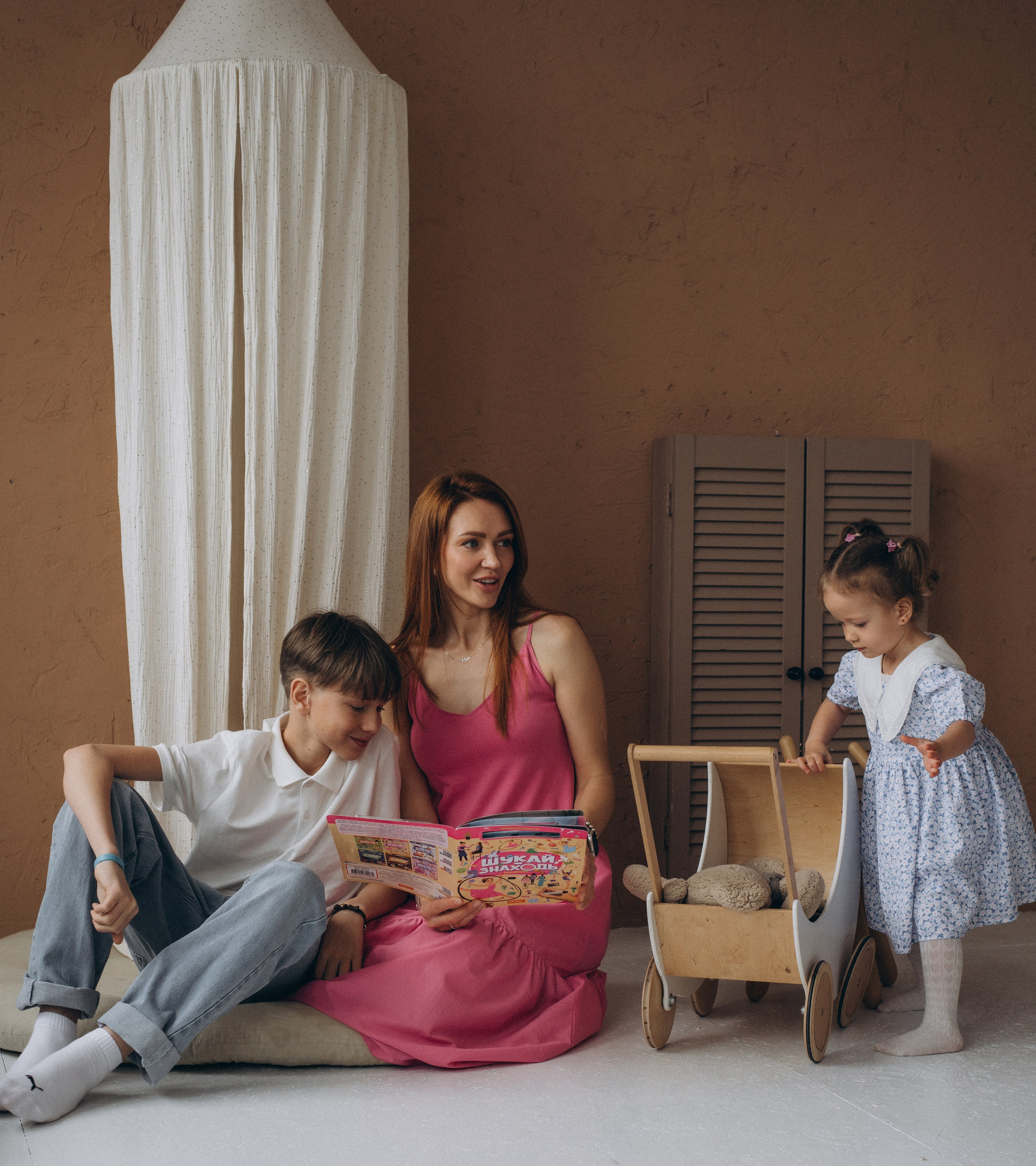 Сімейна фотосесія Тернопіль, сімейний фотограф Тернопіль, фотосесія у студії Тернопіль, дитячий фотограф, портретний фотограф Тернопіль. Сімейний, дитячий та індивідуальний фотограф в м. Тернопіль, м. Львів