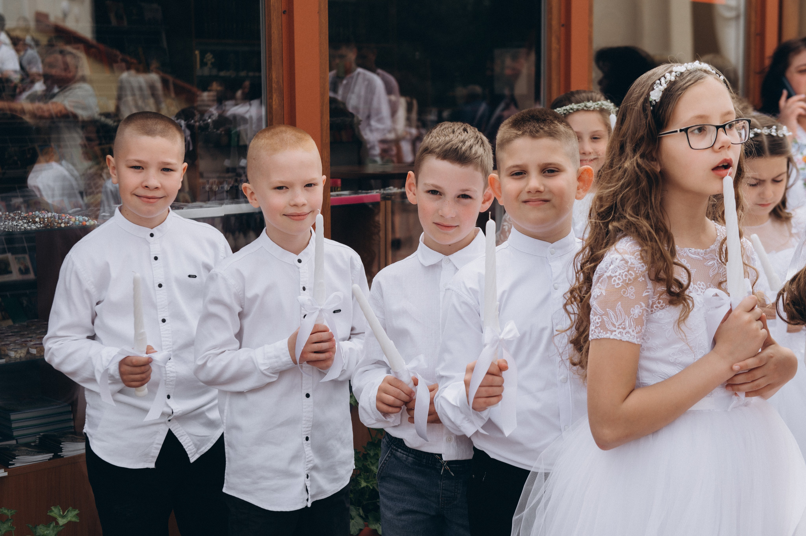 Фотосесія Причастя Тернопіль, зйомка Причастя, фотограф на Причастя Тернопіль, Причастя Львів, церква Петра і Павла. Сімейний, дитячий та індивідуальний фотограф в м. Тернопіль, м. Львів