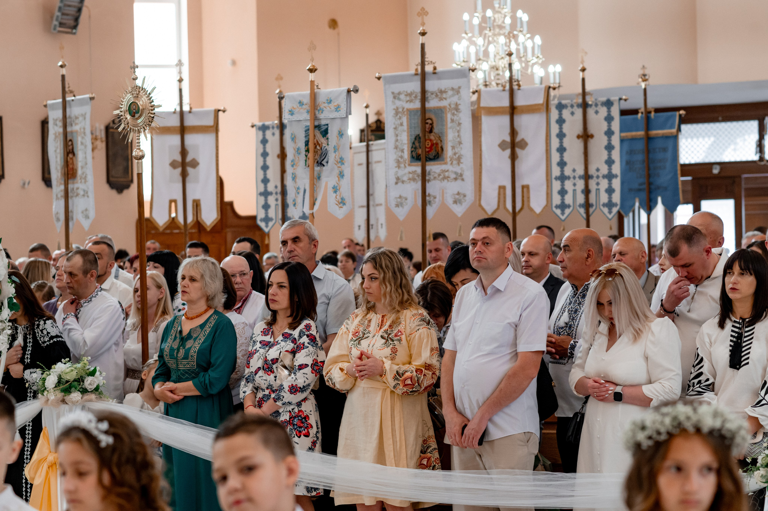 Фотосесія Першого Причастя Тернопіль, зйомка Причастя Тернопіль, Таїнство Першого Причастя Тернопіль, Катедра Причастя Тернопіль. Сімейний, дитячий та індивідуальний фотограф в м. Тернопіль, м. Львів