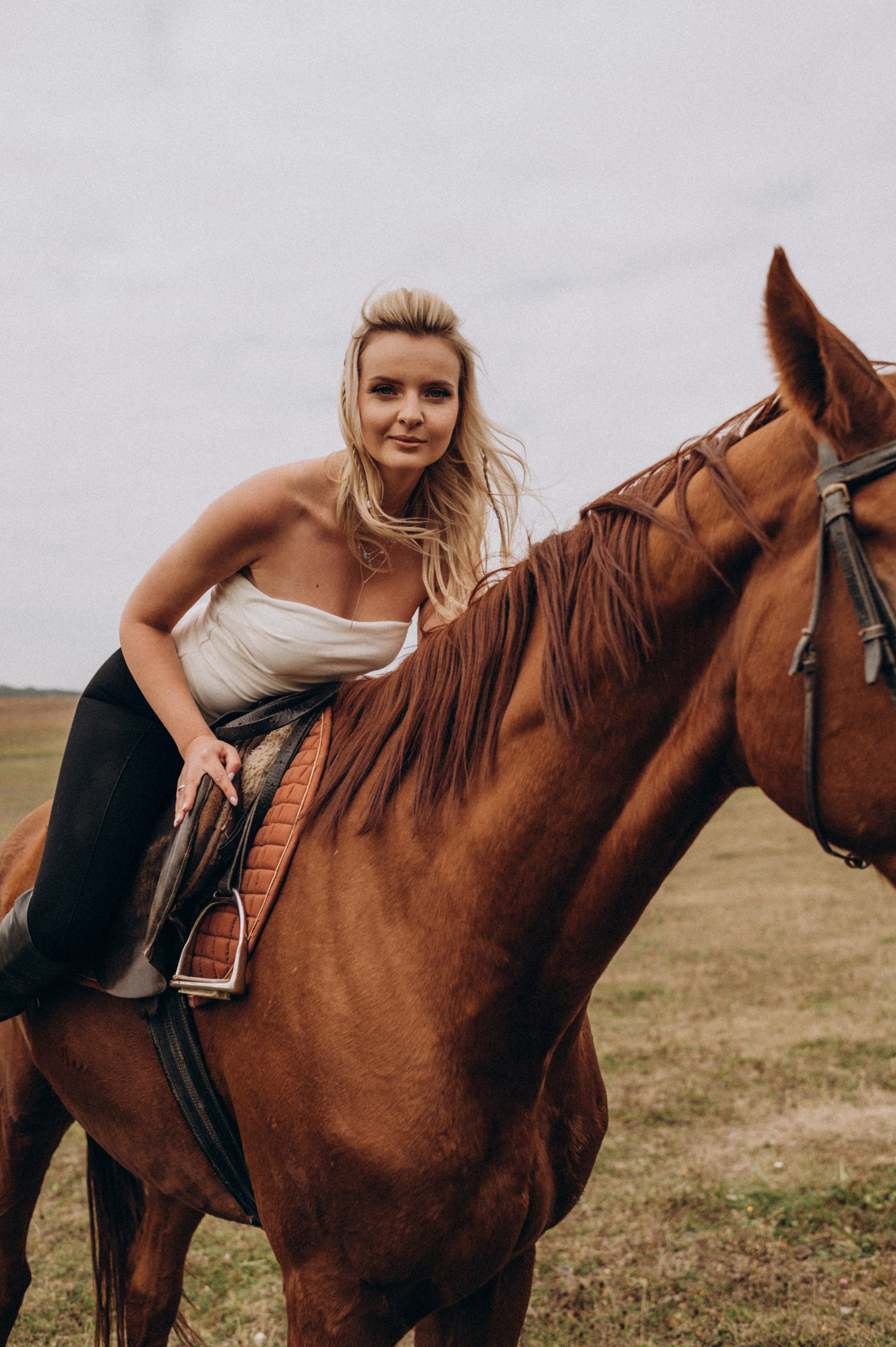 Фотосесія з кіньми Тернопіль, кінна зйомка, сімейна фотосесія на конях. Сімейний, дитячий та індивідуальний фотограф в м. Тернопіль, м. Львів